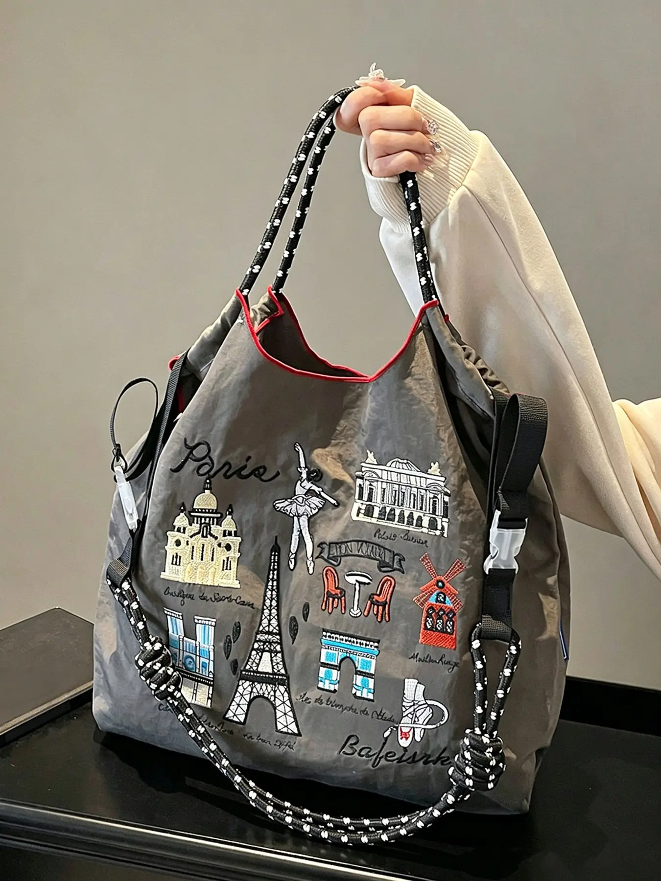Niche design vintage fashion tote bag, available in multiple colors, large-capacity drawstring shoulder bag, with gentle and fresh colors, soft fabric for daily commuting, shopping, and outings, a tote bag with a cozy vibe.