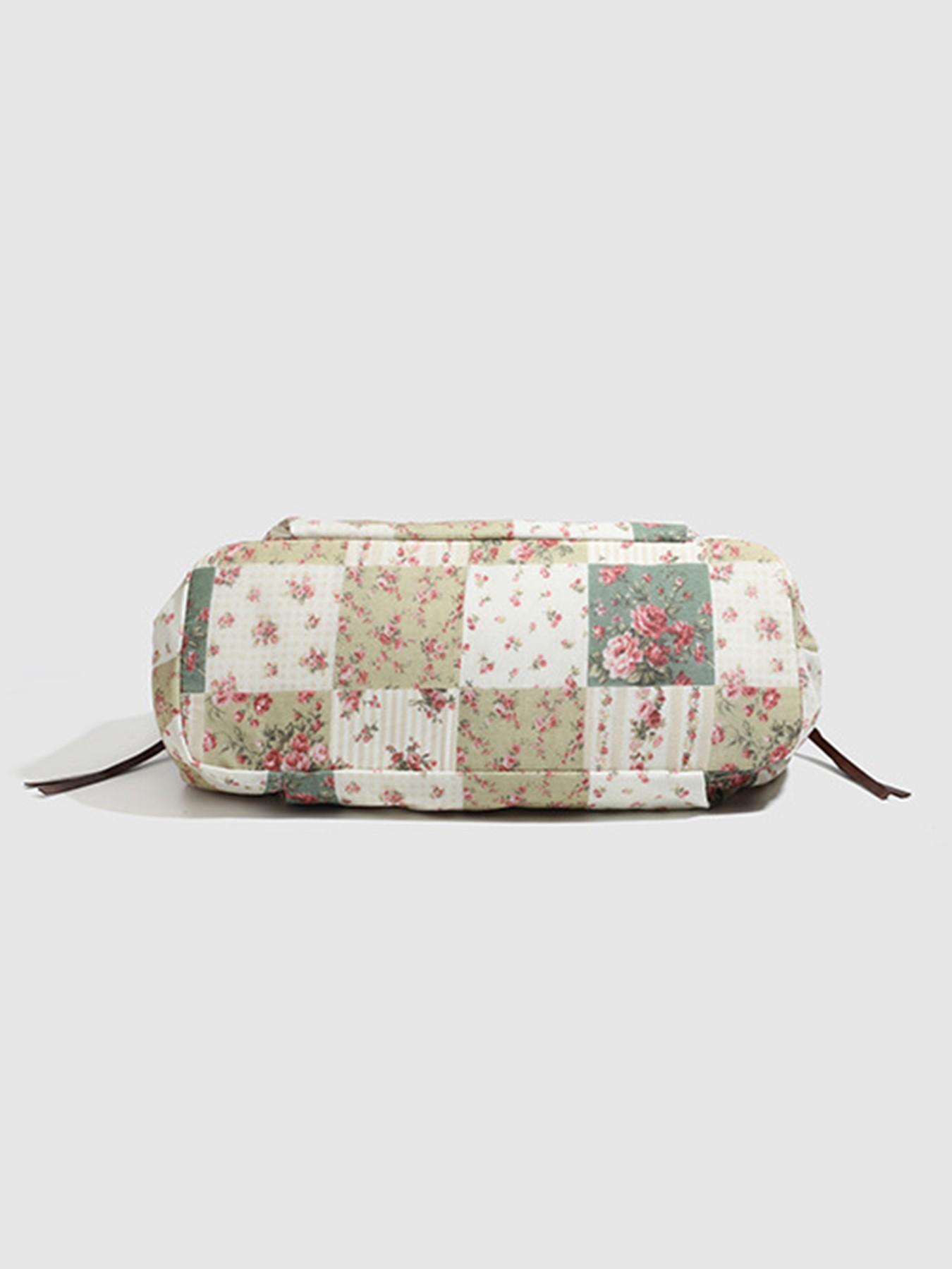 Small niche design retro fashion texture underarm bag, floral plaid patchwork fabric, lace lace design, large capacity elegant atmosphere single shoulder bag, suitable for beach vacation, shopping, and gatherings
