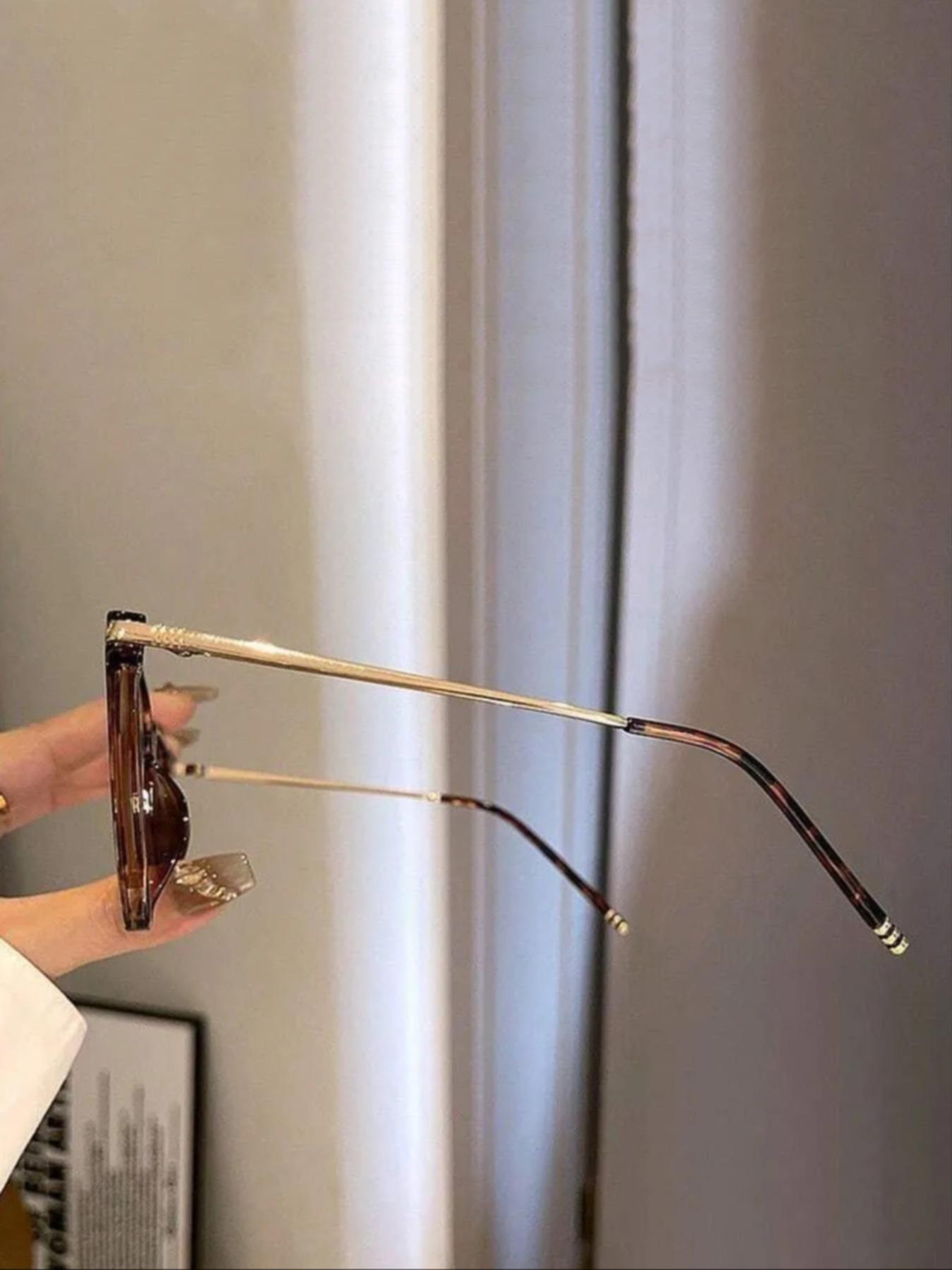 Women's Blue Light Blocking Glasses, Fashionable Design, Stylish Square Frames, Lightweight Comfort, UV Protection, Reduces Eye Strain & Migraine Relief