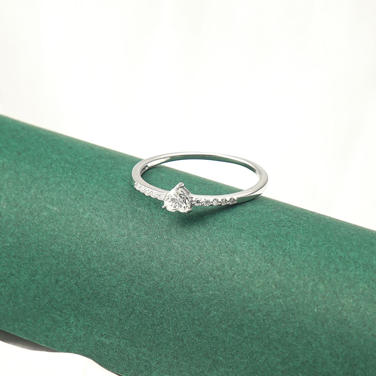 Delzzad 14k Gold-Plated Chic Iced Out Heart Ring Lab-Created Moissanite Ring S925 Sterling Silver/Copper Moissanite Jewelry Perfect Christmas Gift