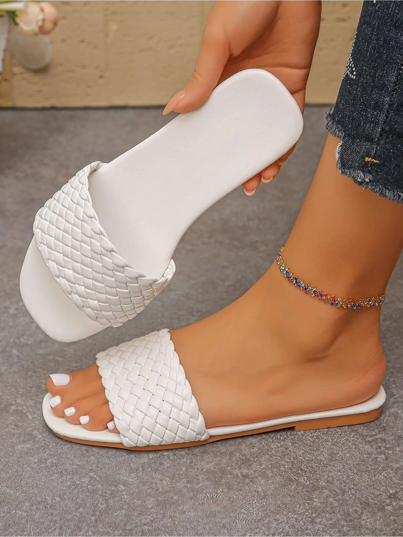 Women Woven Flat Fashionable Slide Sandals Square Open Toe Braided Strap Slip On Slippers Casual Indoor Outdoor Summer Beach Walking Slides Multi Colors