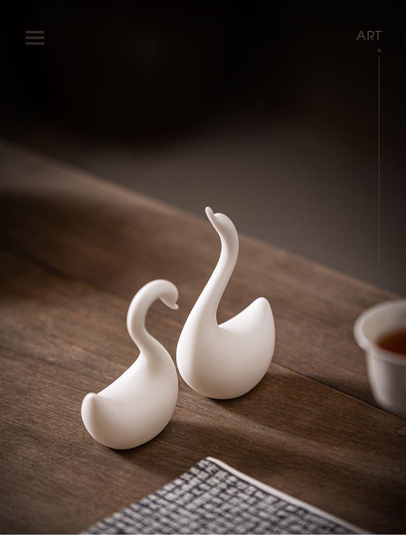 Creative Ceramic Swan Couple Ornaments, White Porcelain Tea Pet Ornaments For Tea Tables And Coffee Tables, Small Swan Ceramic Decorations