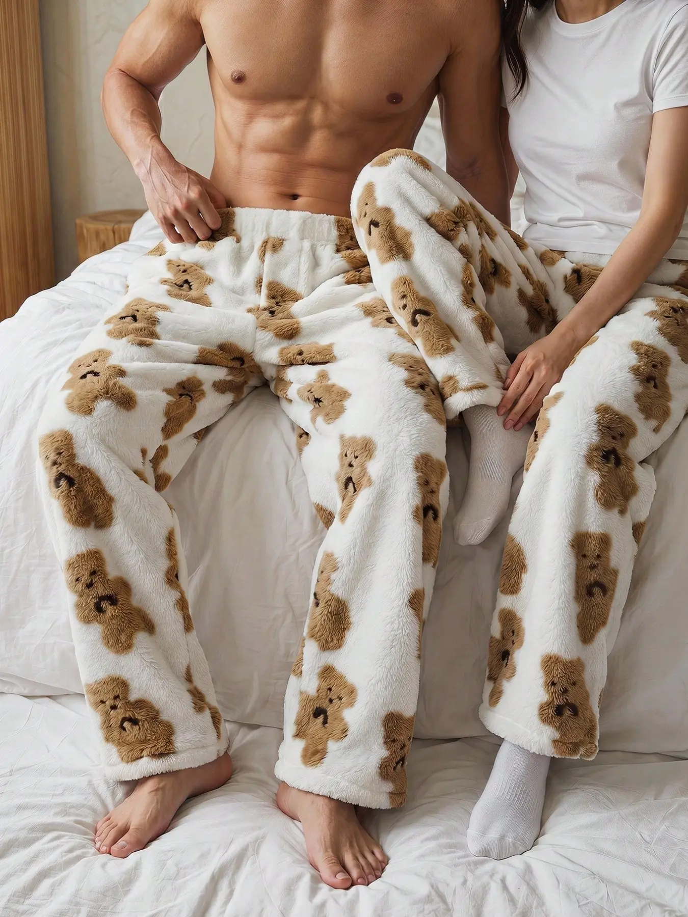 Couple's Autumn/Winter Cartoon Bear Pattern Stylish Warm Fleece-Lined Pajama Pants: Wide-leg design, flannel fabric, warm, soft, and comfortable, suitable for everyday casual wear at home. A perfect gift for the family or couple.