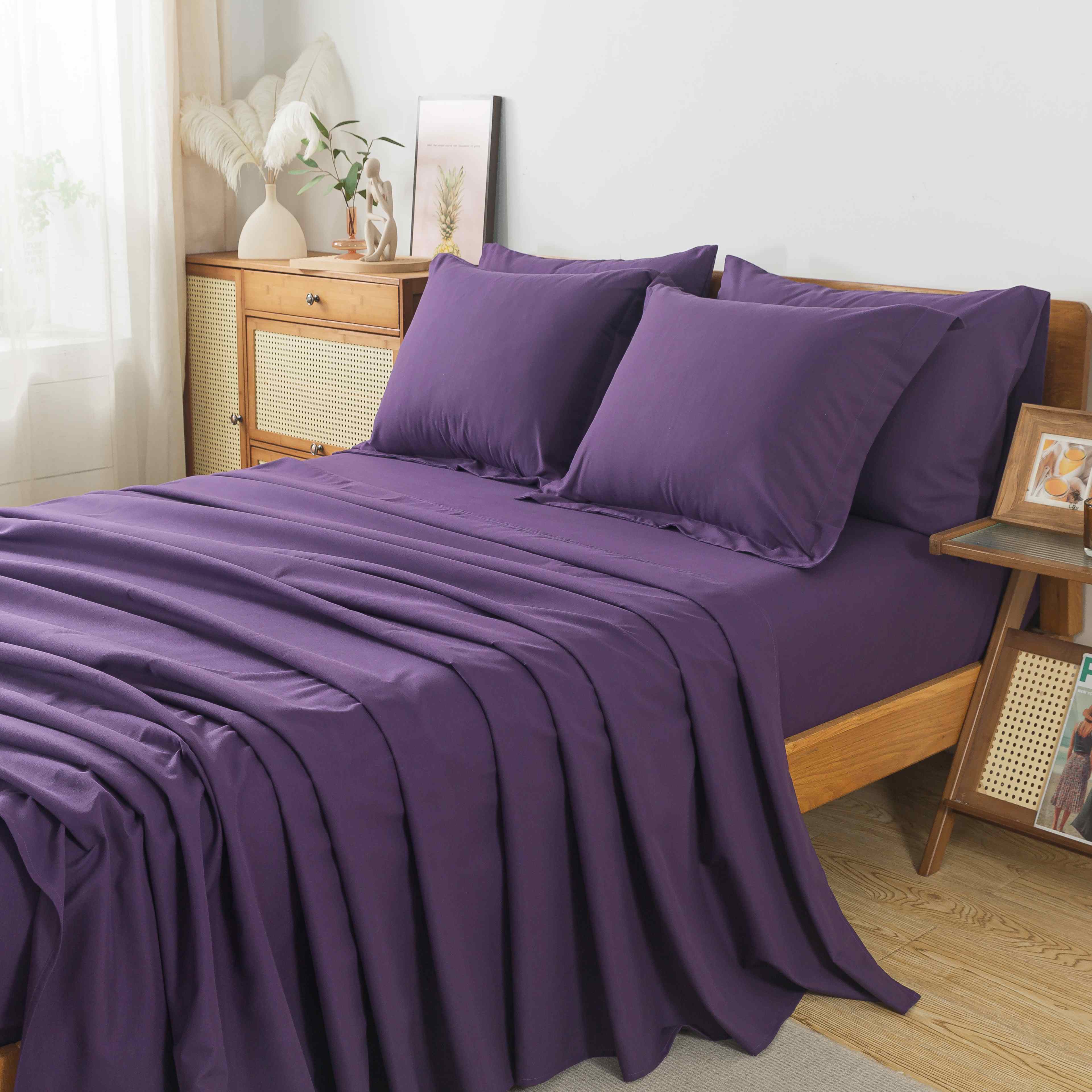 Cosybay 7-Piece Queen Comforter Set - Orange Halloween Pumpkin Microfiber Bedding with Flat Sheet, Fitted Sheet, 4 Pillowcases, Lightweight, Luxurious, Easy-Care, Machine-Washable, Soft and Breathable