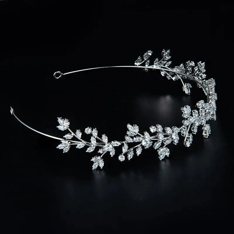 YCDZSWWL European Style Goddess Maple Leaves Shaped Elegant Headband Fairy Tiara Zircon Inlayed Full Crystal Bridal Crown, Female, Alloy Crystal