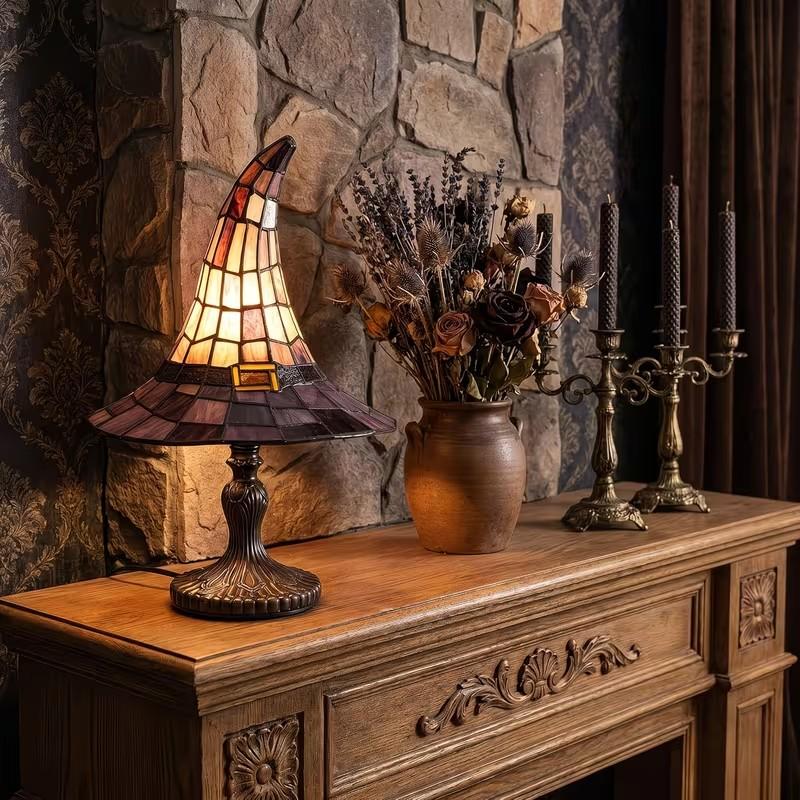 Handmade Colored Glass Witch Hat Lamp Ornament - Usb-Powered Gothic Witch Hat Lamp, Vintage Resin Decorative Light with Purple Amber Mosaic, Suitable for Halloween And Year Round Bedroom, Bookshelf, And Home Decoration