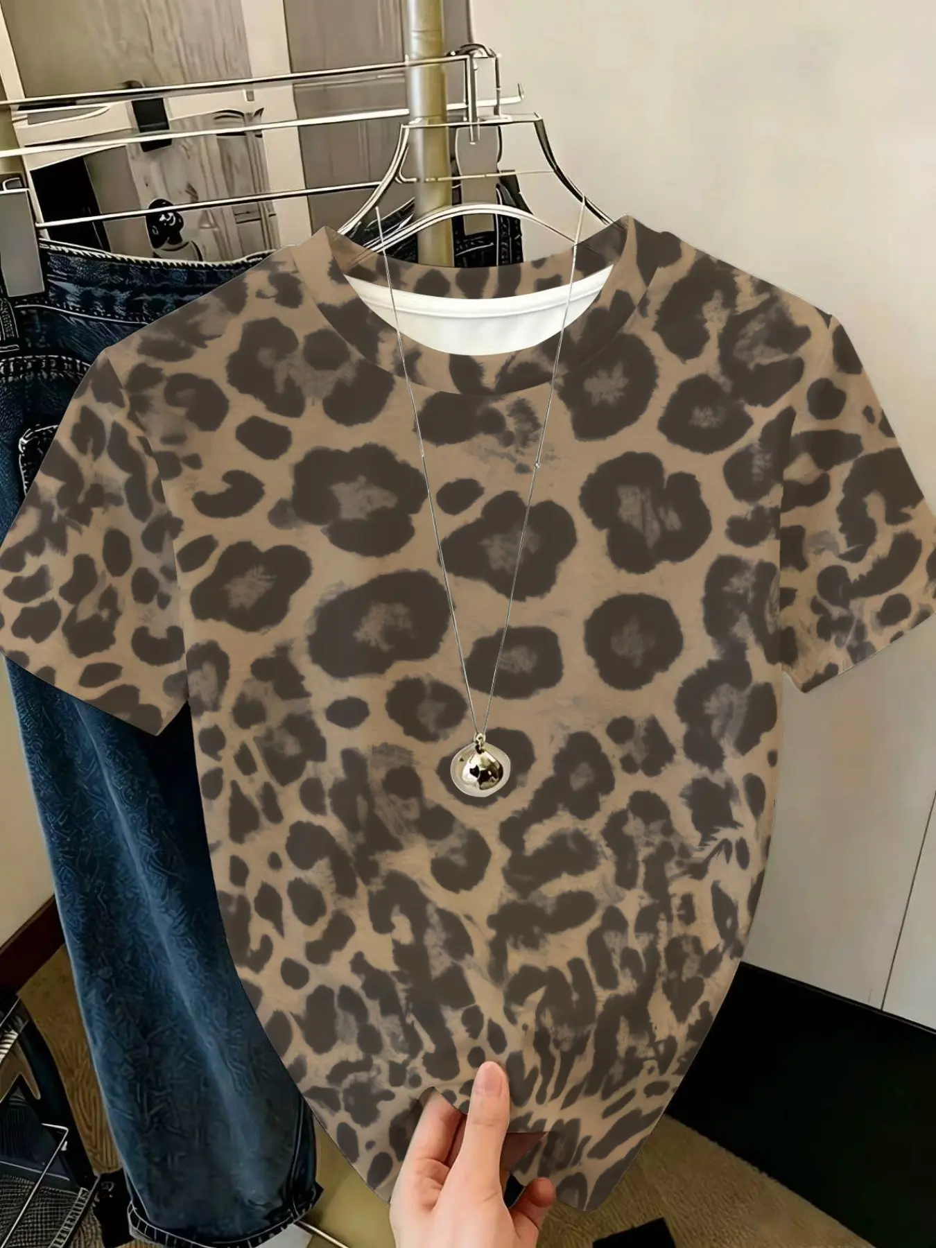 Women's Short Sleeve T-Shirt, Round Neck Vintage Leopard Print, Loose Fit Casual Style, All Seasons Wear, H-Type Silhouette