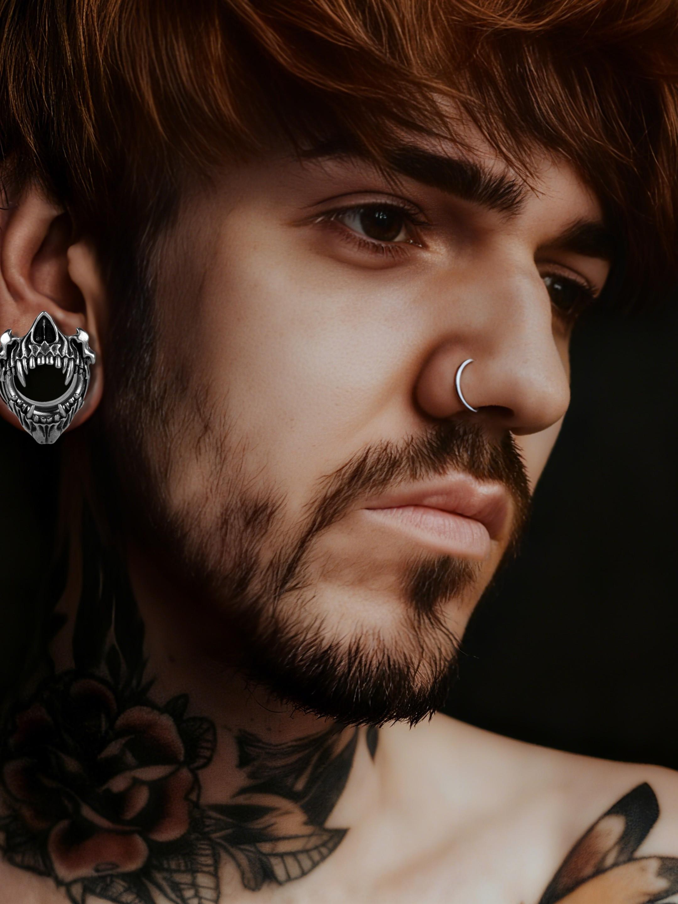 vanku 2pcs Gothic Skull Ear Tunnels, 316 Stainless Steel Halloween Punk Piercing Gauges, Casual Style for All Seasons, Plain Design