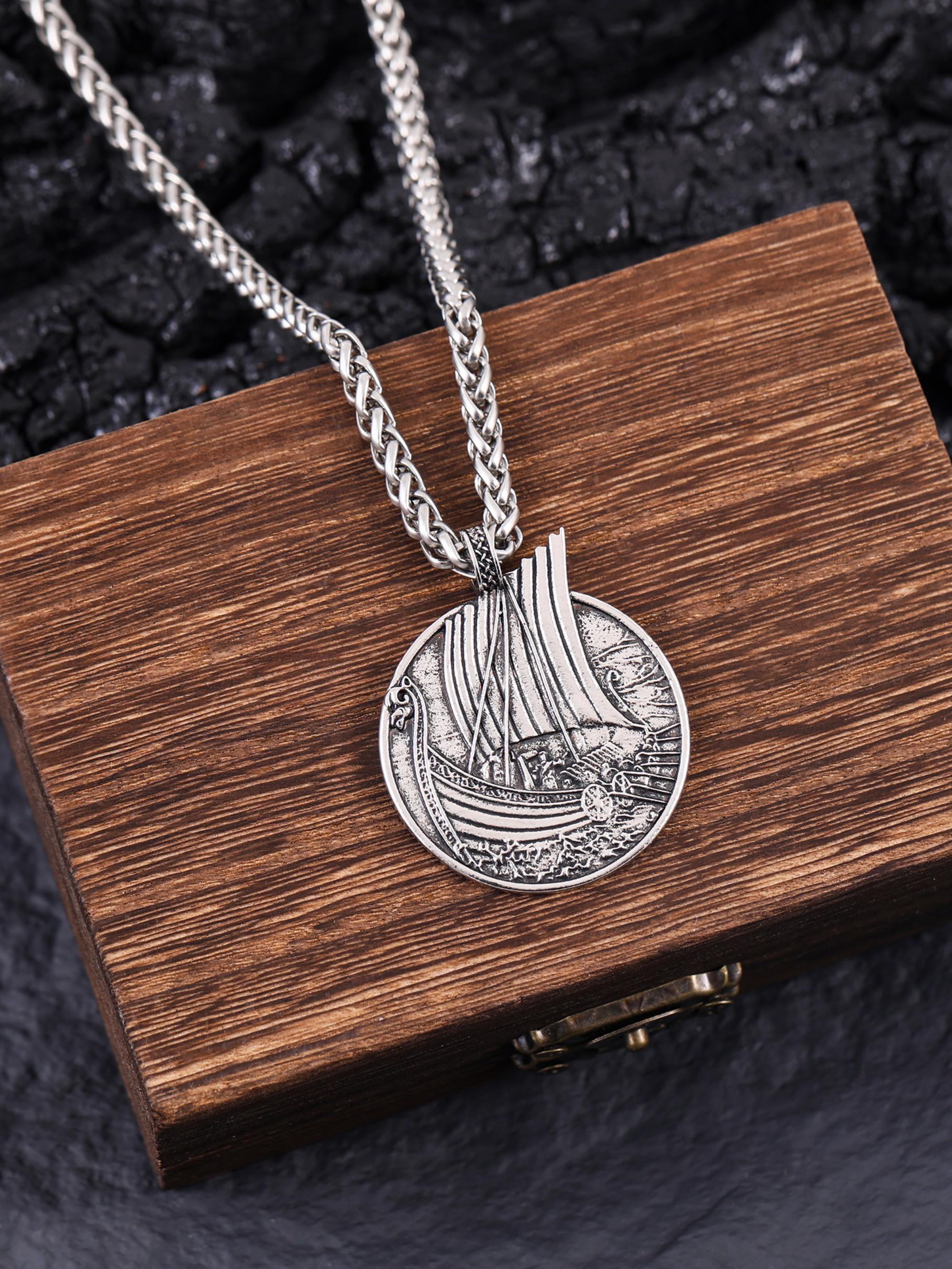 Nordic Viking Pirate Ship Necklace for Men, Retro Hip Hop Pendant Sailor Chain, Round Coin Shape + Pirate Ship Relief Texture, Versatile Fashion Accessory