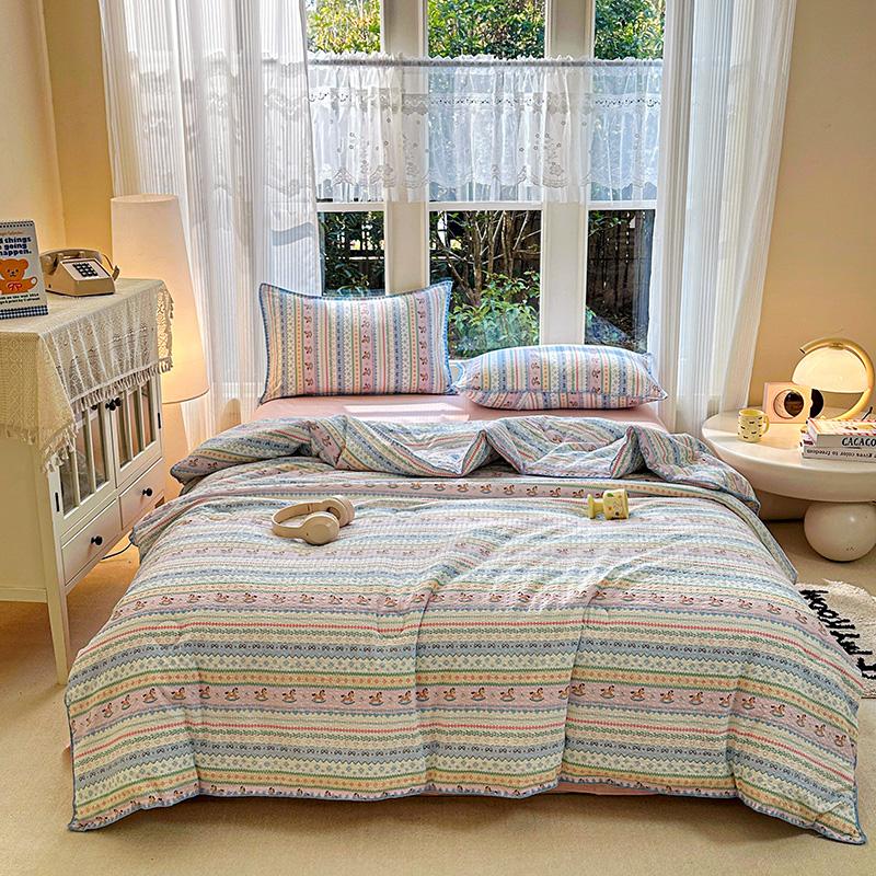 YHFYHF Nordic Style Lightweight Summer Quilt, Breathable Polyester Fiber Blanket, Ideal for Bedroom & Dormitory