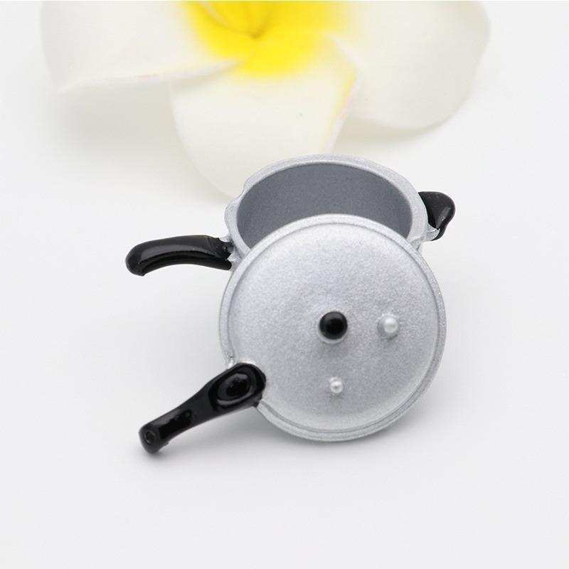1:12 Scale Dollhouse Miniature Pressure Cooker, High-Quality Simulation Kitchen Appliance, Durable Pretend Cooking Utensil, Micro Kitchen Charm for Dollhouse Decor & Collectible Display Prop