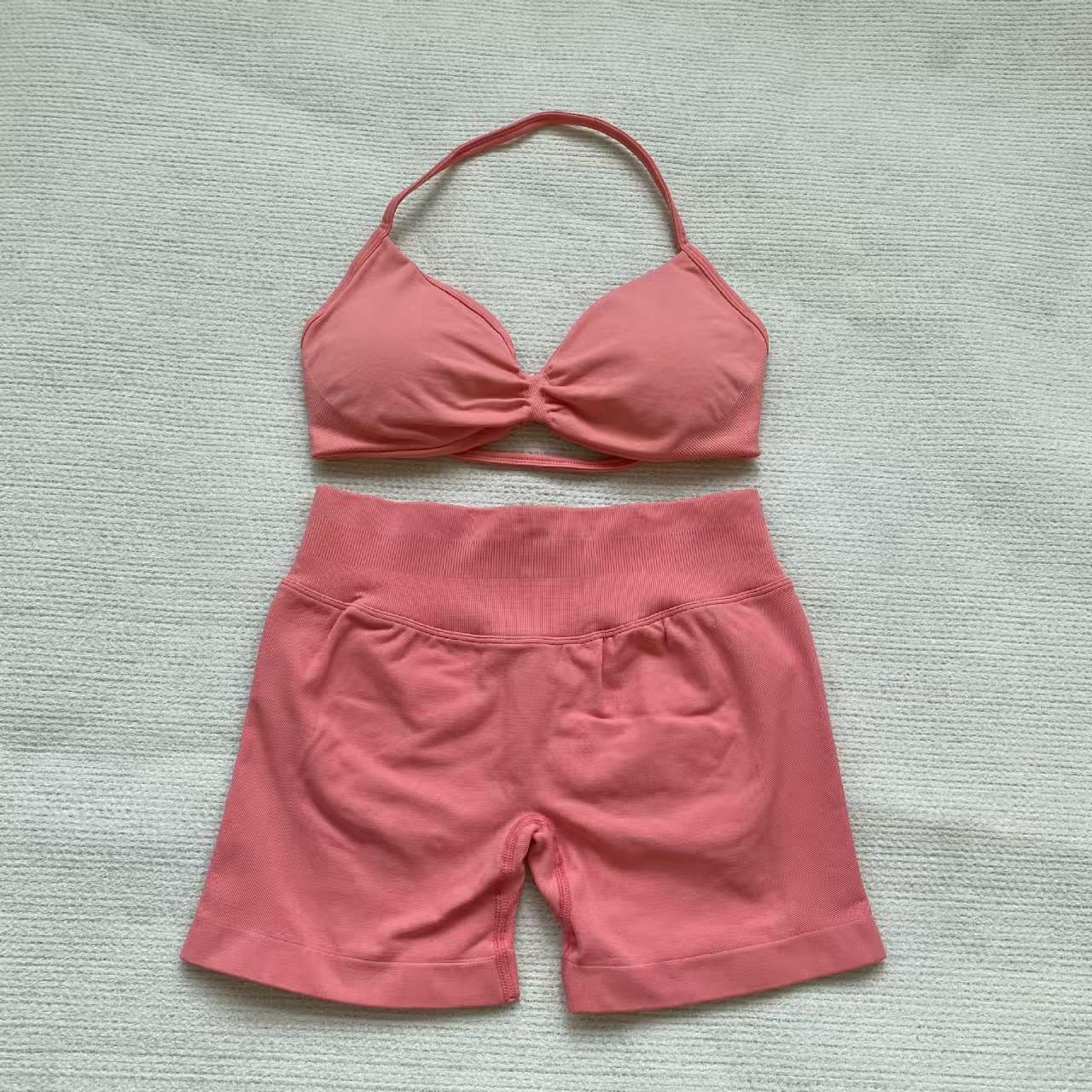DFYNE halter neck bra with backless design and hip-lifting shorts are highly elastic and won't dig into your skin. They're versatile enough for both workouts and everyday wear.