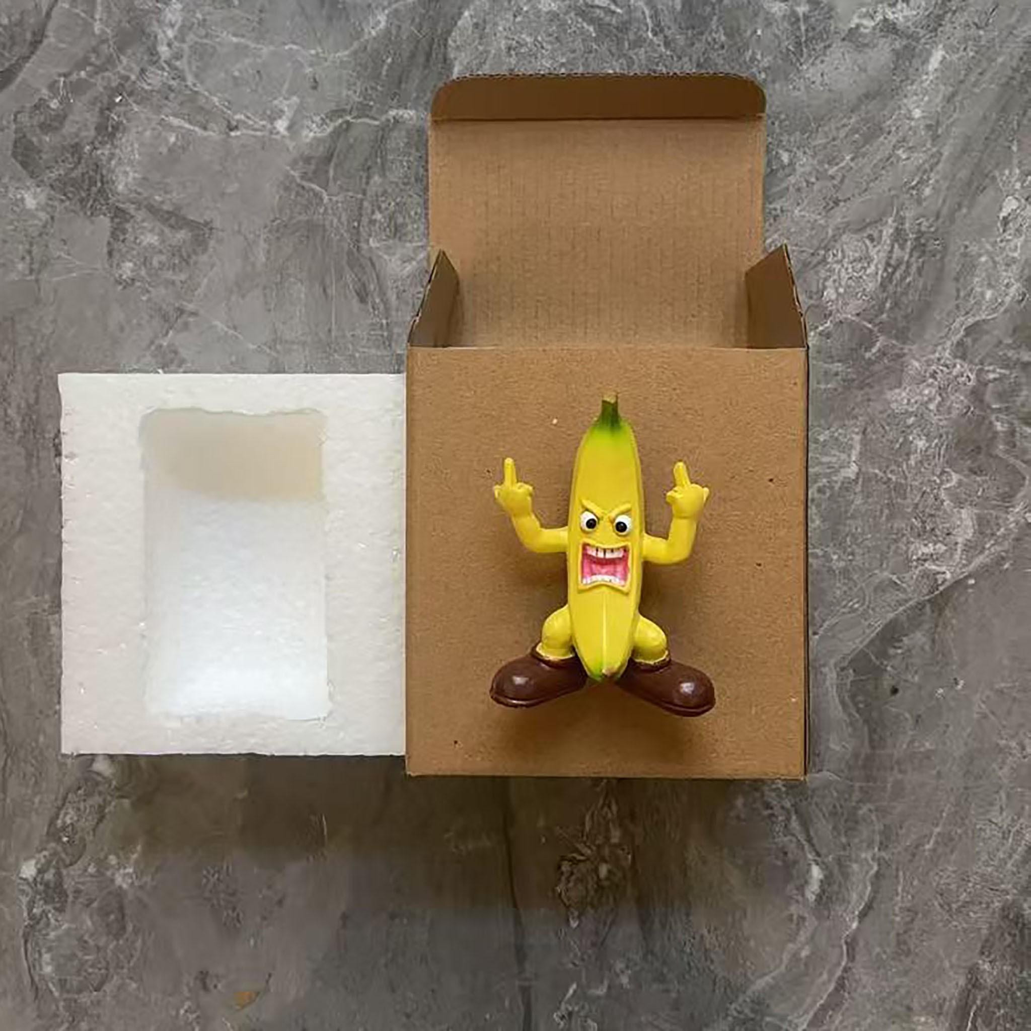 1 Pc Middle Finger Banana Figurine, Unique Office Desk Ornament, Home Decoration, Small Trendy Desktop Sculpture Accessory, Tabletop Decor, Decorative Piece