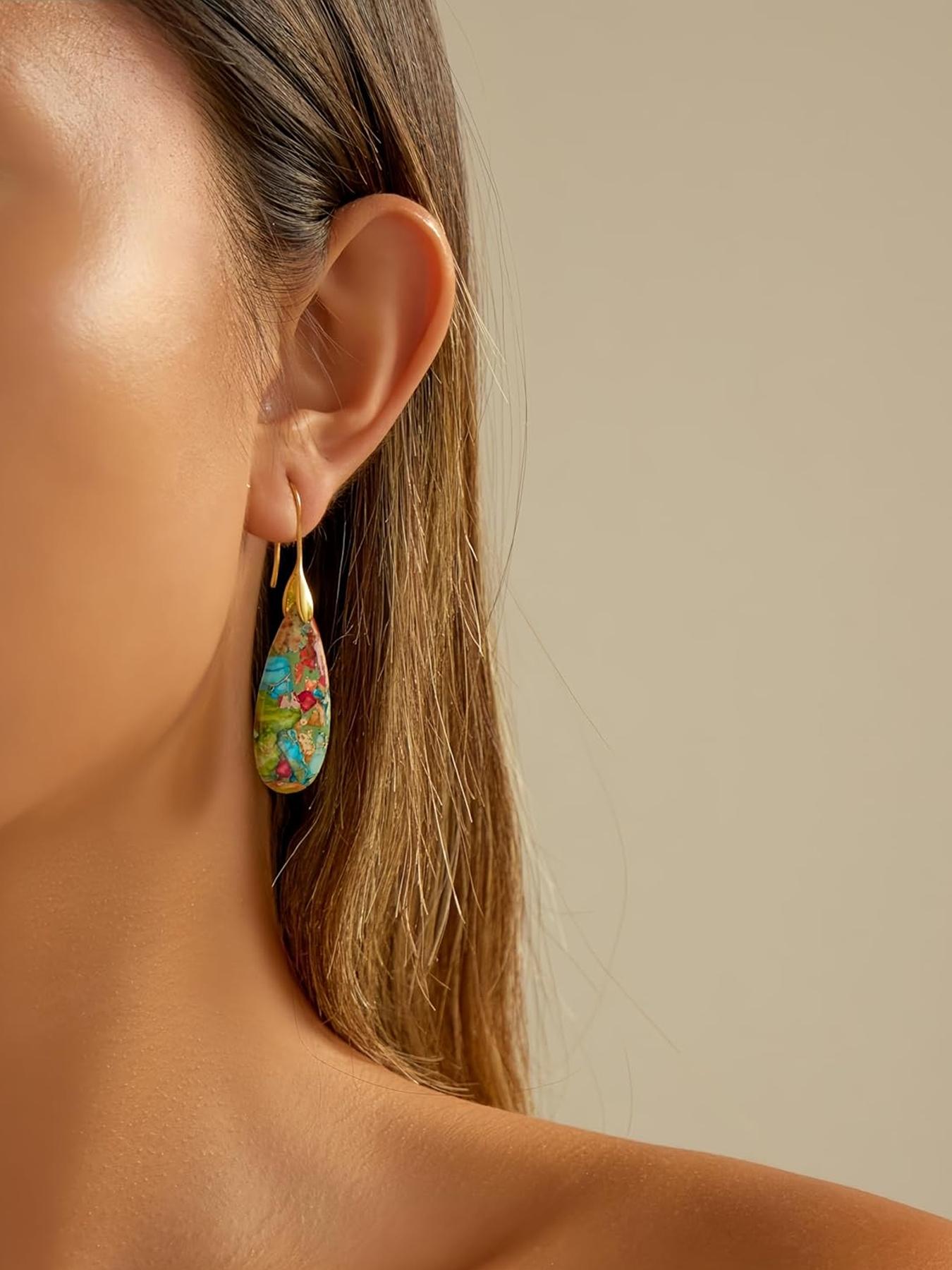 Natural Healing Stone Fish Pendant Earrings, Boho Ditsy Floral Jewelry Set, Copper Plated, Hypoallergenic, Ideal Gift for Couples