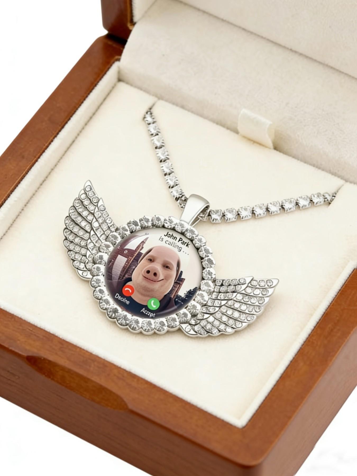 John Pork Calling Necklace, Funny Pig Theme Meme, Phone Call Pendant, Trendy Chain Jewelry, Perfect Gift for Pig Lovers