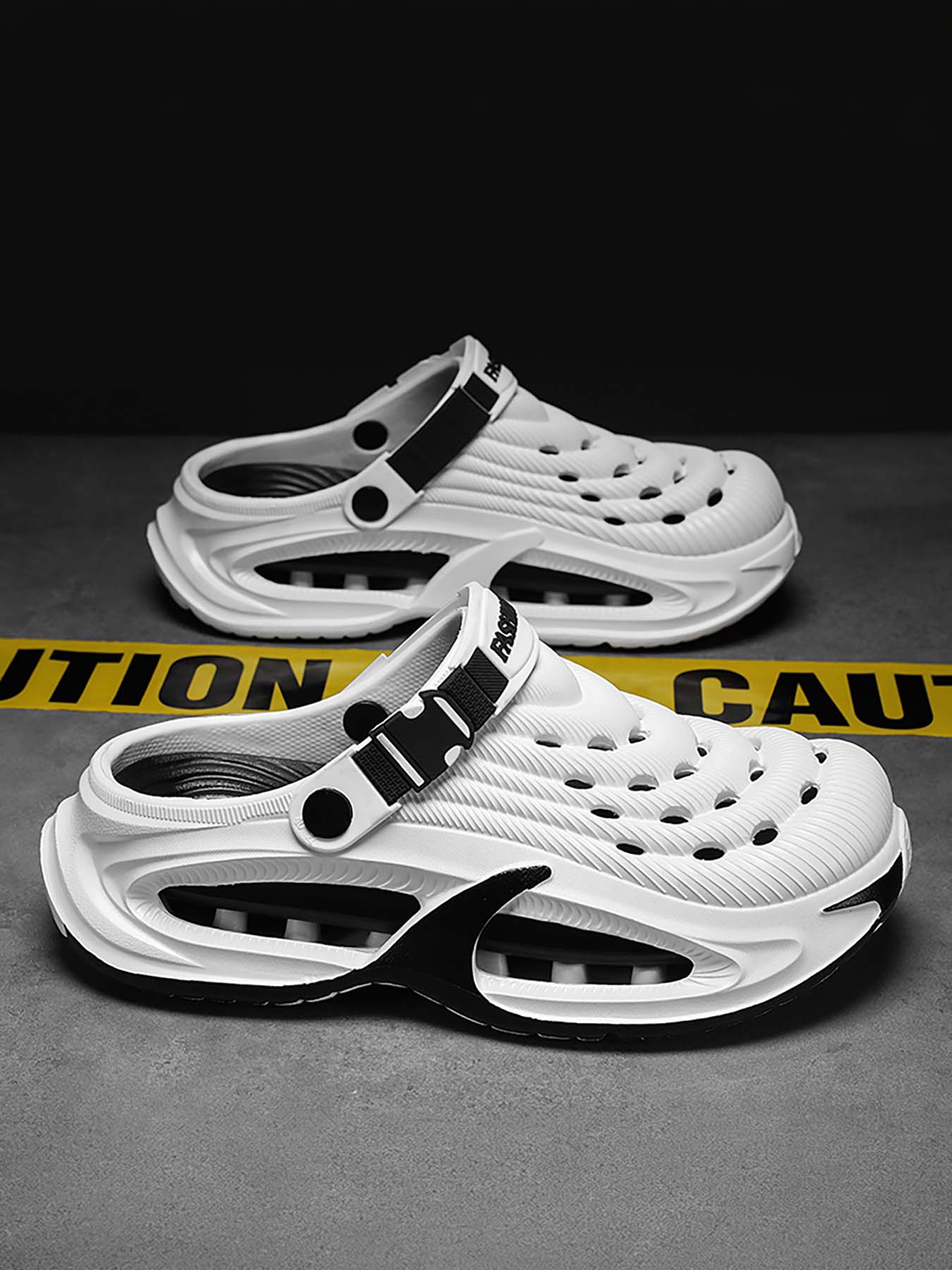 Summer Men's Clogs Outdoor Thick Sole Non-Slip Odor Resistant Durable Quick Drying Soft Beach Sandals