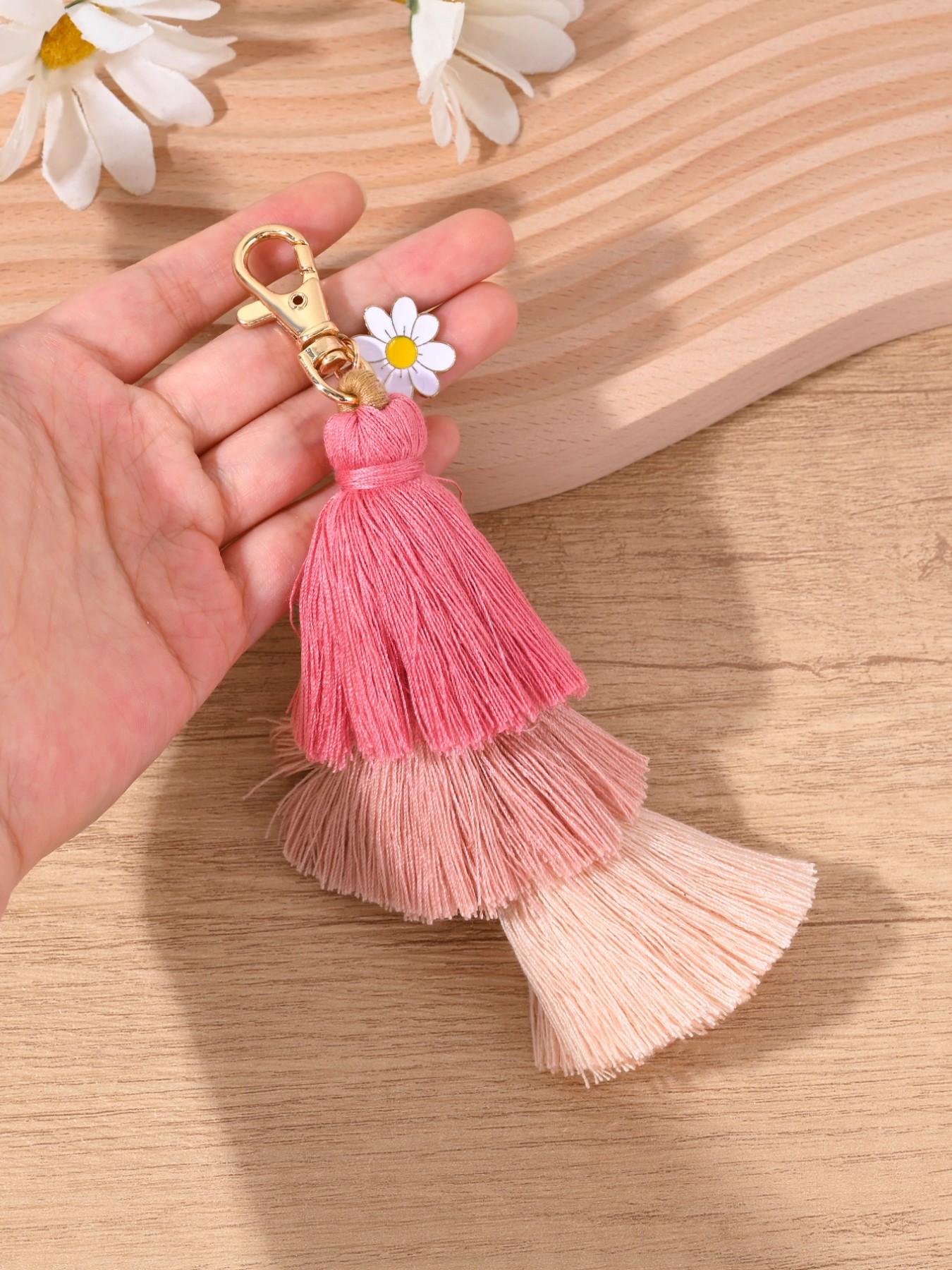 Boho Style Colorful Daisy Fringe Keychain, Fashion Accessory for Bags, Earphone Cases, Phone Covers, Car Decor, Gift for Holidays