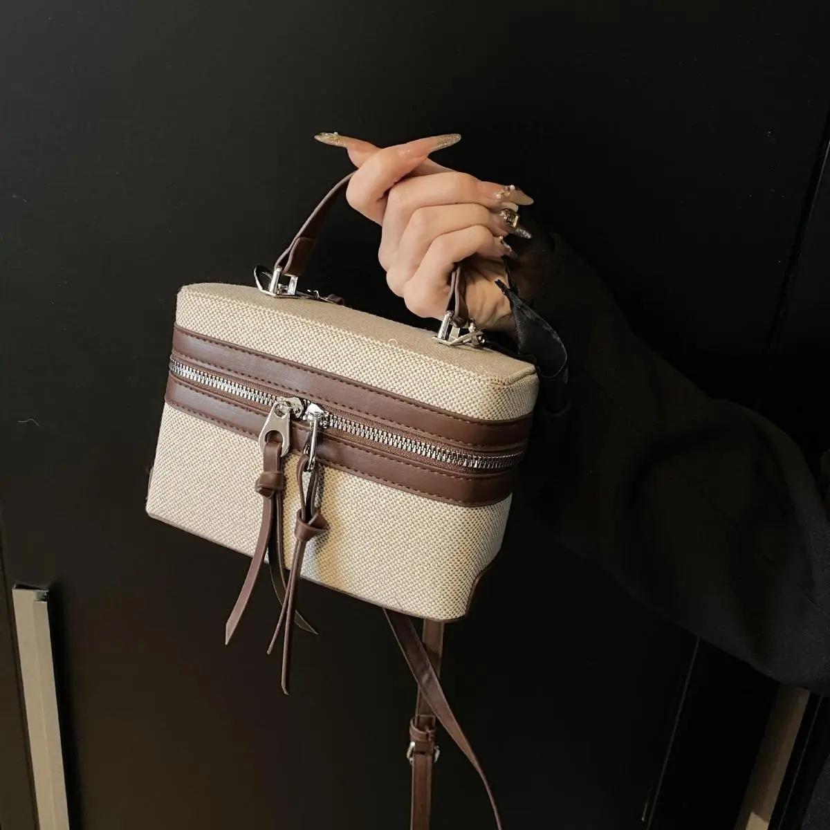 Preppy Crossbody Bags for Women, Modest Shoulder Purse with Cute Woven Colorblock Flap and Structured Body, Casual Wear, Basic, Elegant, Korean, Plain, Athletic, Woven Leather, Crossbody Or Tote, Chic