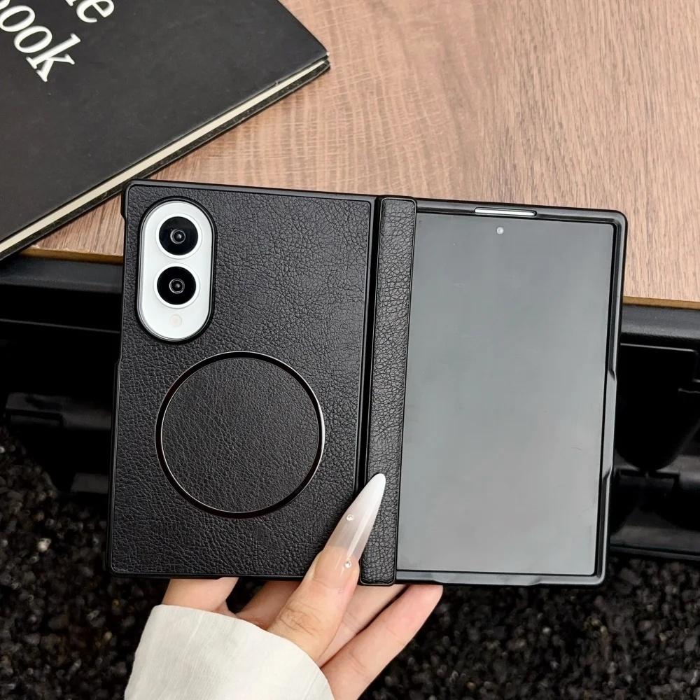 For the Galaxy Z Fold 8 Ultra/7/6/5/4, a luxurious faux-leather MagSafe Protective phone case featuring a spring-hinged shock-absorbing back cover