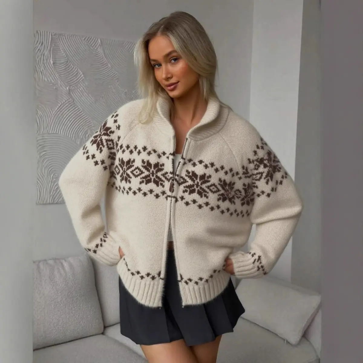 Women’s Preppy Oversized Fair Isle Zip-Up Knit Cardigan - Soft Plush Polo Collar Knitwear, Lightweight Vintage Nordic Snowflake Pleated Geometric Long-Sleeve Fall Winter Outerwear, Flattering Fit for Holiday Trousers Pairing