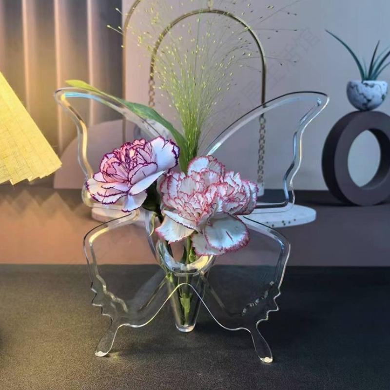 This transparent butterfly vase is absolutely stunning! A light luxury hydroponic container that instantly creates a perfect ambiance for your office desk, living room or hallway.