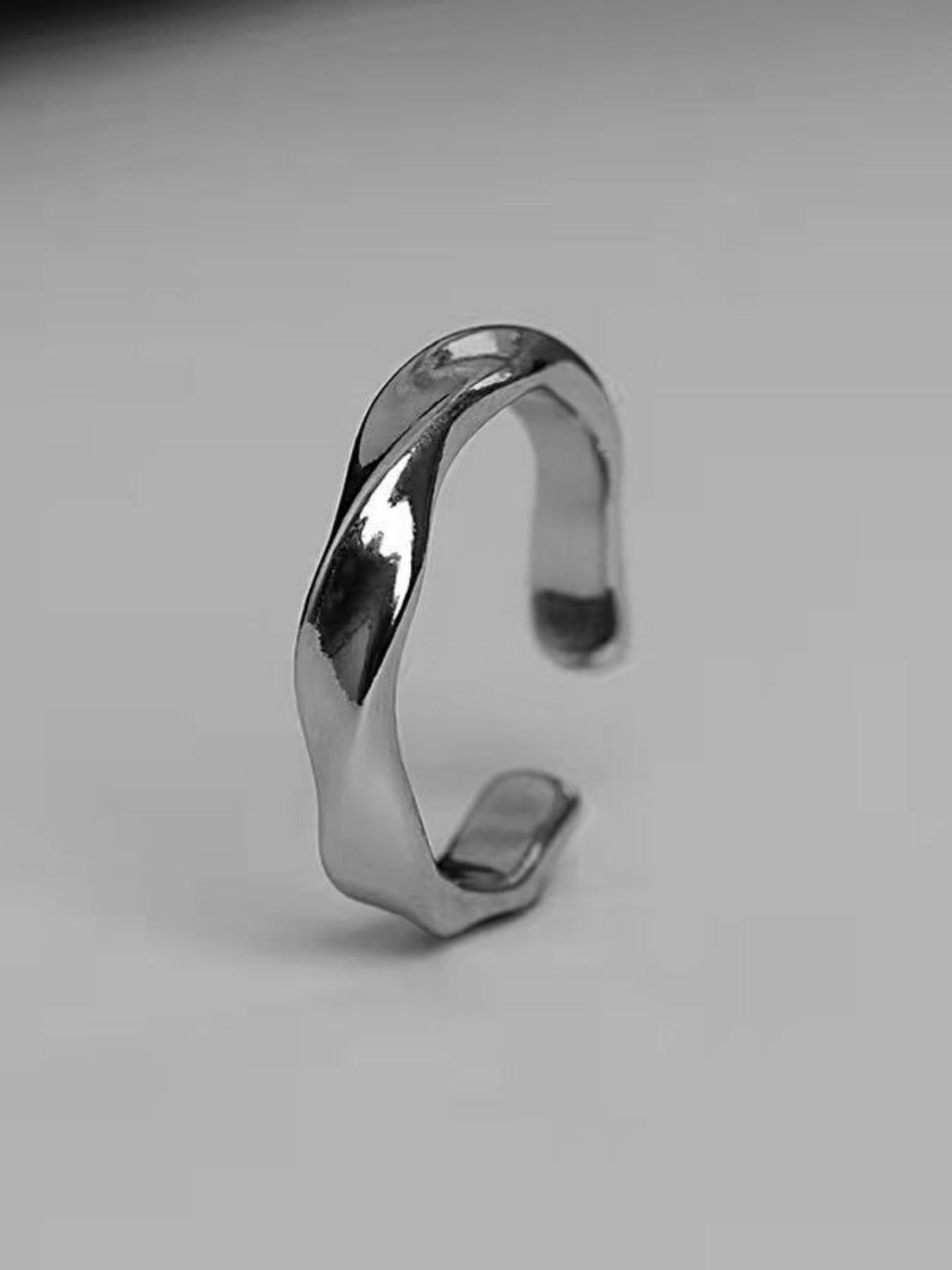 Minimalist Mobius Twist Ring Unisex Adjustable Infinite Silver Color Jewelry, Y2K Aesthetic Fashion Accessory for Men and Women