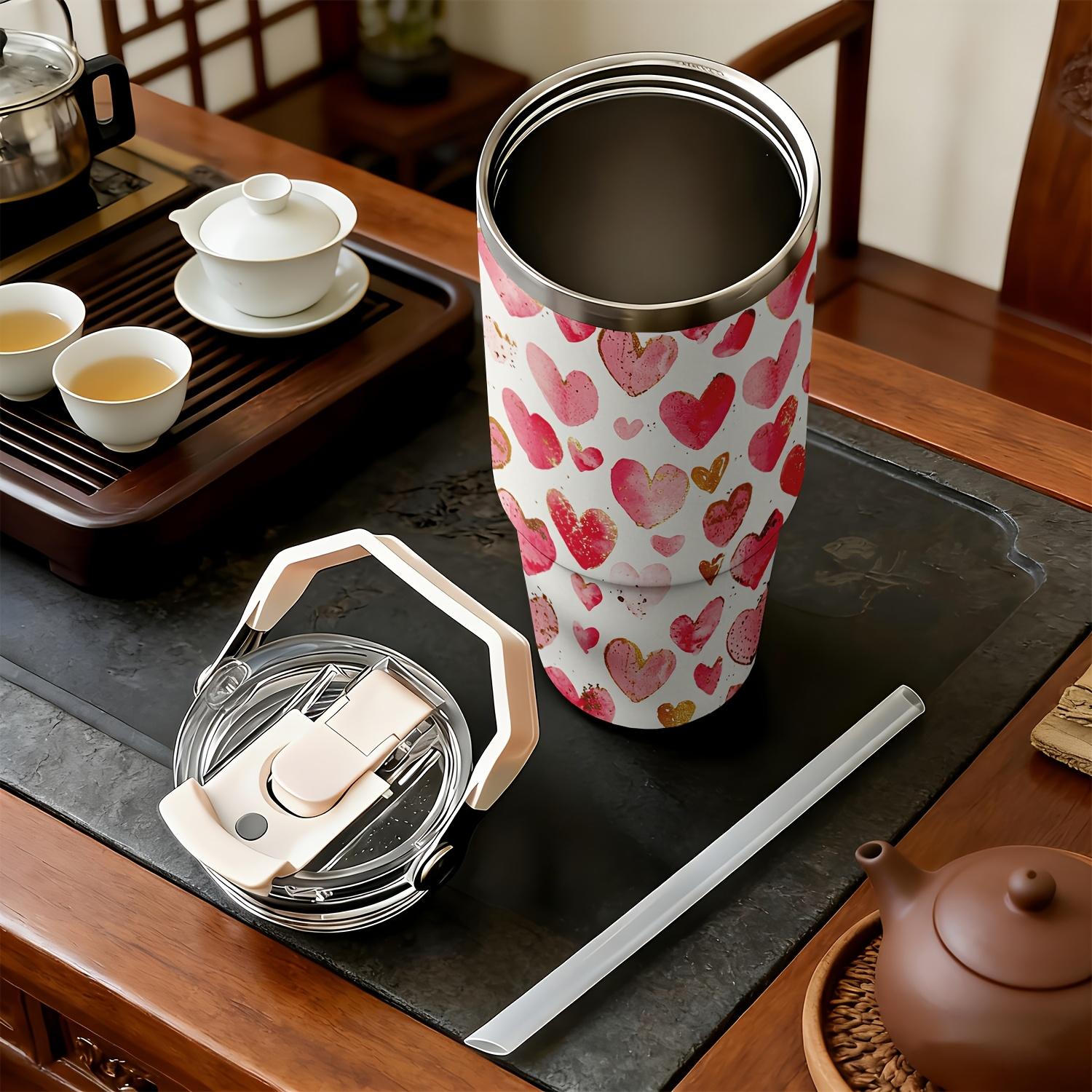 30oz Heart Pattern Stainless Steel Cup, portable handhold design, reusable travel mug. Made of 304 stainless steel, fits hot and cold drinks. Perfect gift for birthday, holiday, graduation, back-to-school, Christmas and Halloween.