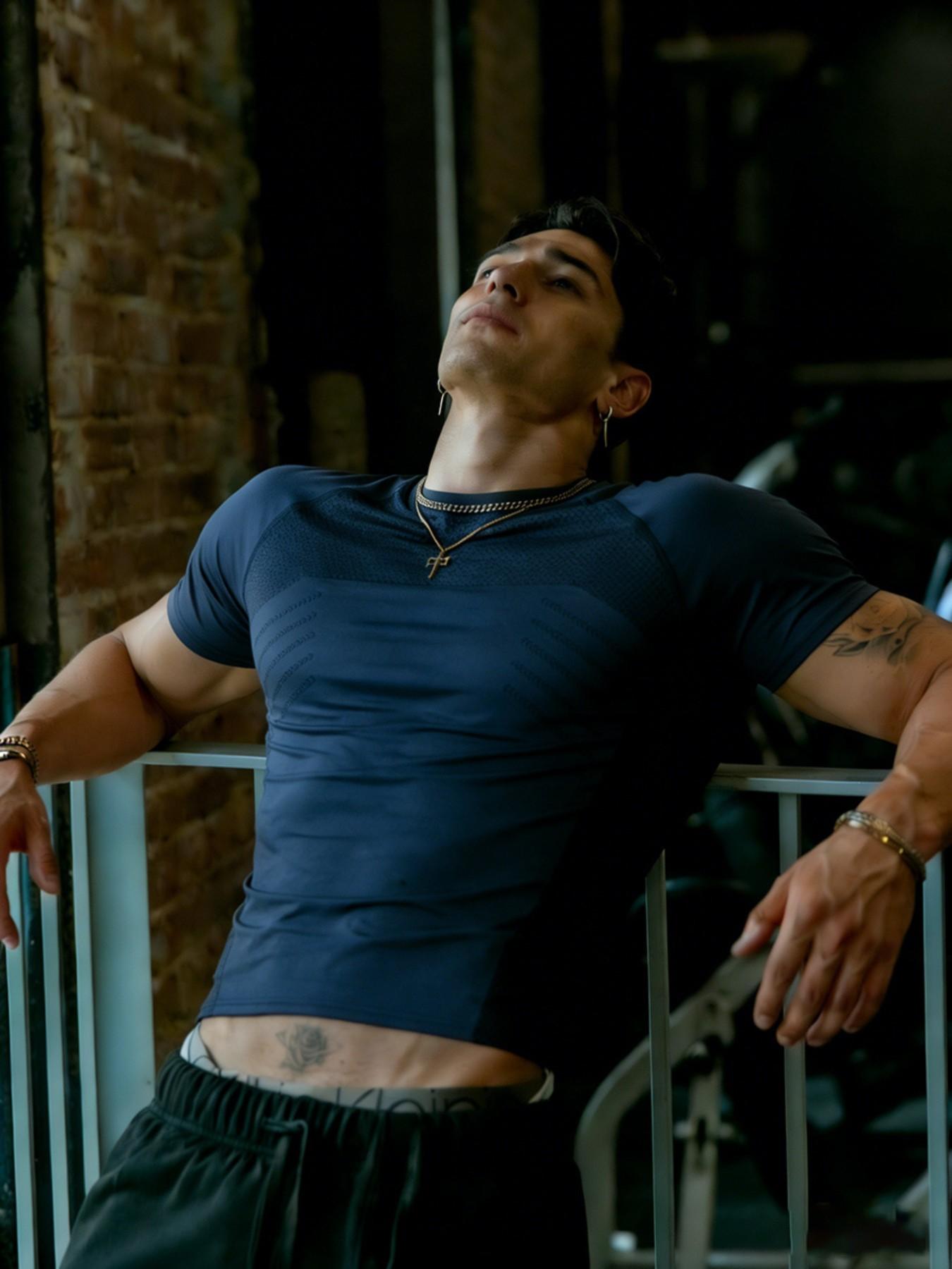 Men's Fitness Top, Sporty T-Shirt, Tight-Fit High Elasticity Training Gear, Cycling Apparel, Short Sleeve Gym Wear