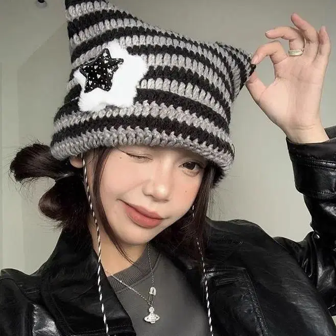 Women's Y2K Cat Ear Knit Hat, Cute Korean Style Striped Beanie with Ear Cover, Soft Warm Wool Blend Winter Hat, Aesthetic Cozy Knitted Cap for Girls