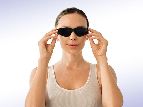 SKG Hair Freedom System, Dual-Pulse IPL for Contact-Free Hair Removal, Infinite Flashes, 25-Minute Full-Body Solution Electric Epilator Manual Epilator