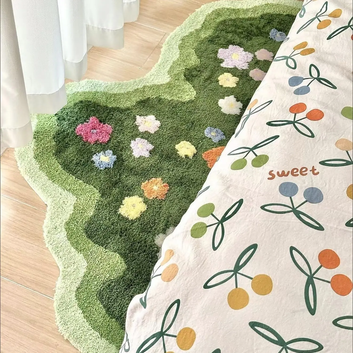 Cute Garden Flower Moss Rug for Bedroom, Lovely Green Moss Carpet Living Room, Irregular Flower  Non Slip Water Absorbent Modern Aesthetic Soft Microfiber Decorative Carpet(19.68x31.5 Inches)