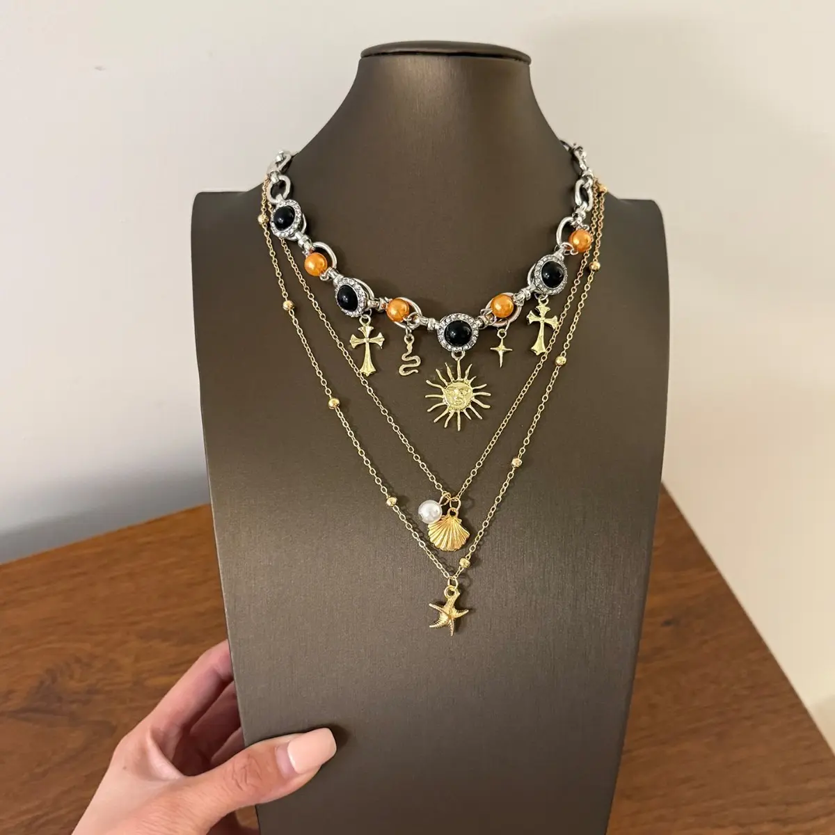 Retro Sunflower Necklace for Women, Y2K Statement Layered Chain Necklace, Vintage Boho Pendant Jewelry, Bold Personality Collarbone Choker for Everyday Outfits, Parties & Festivals