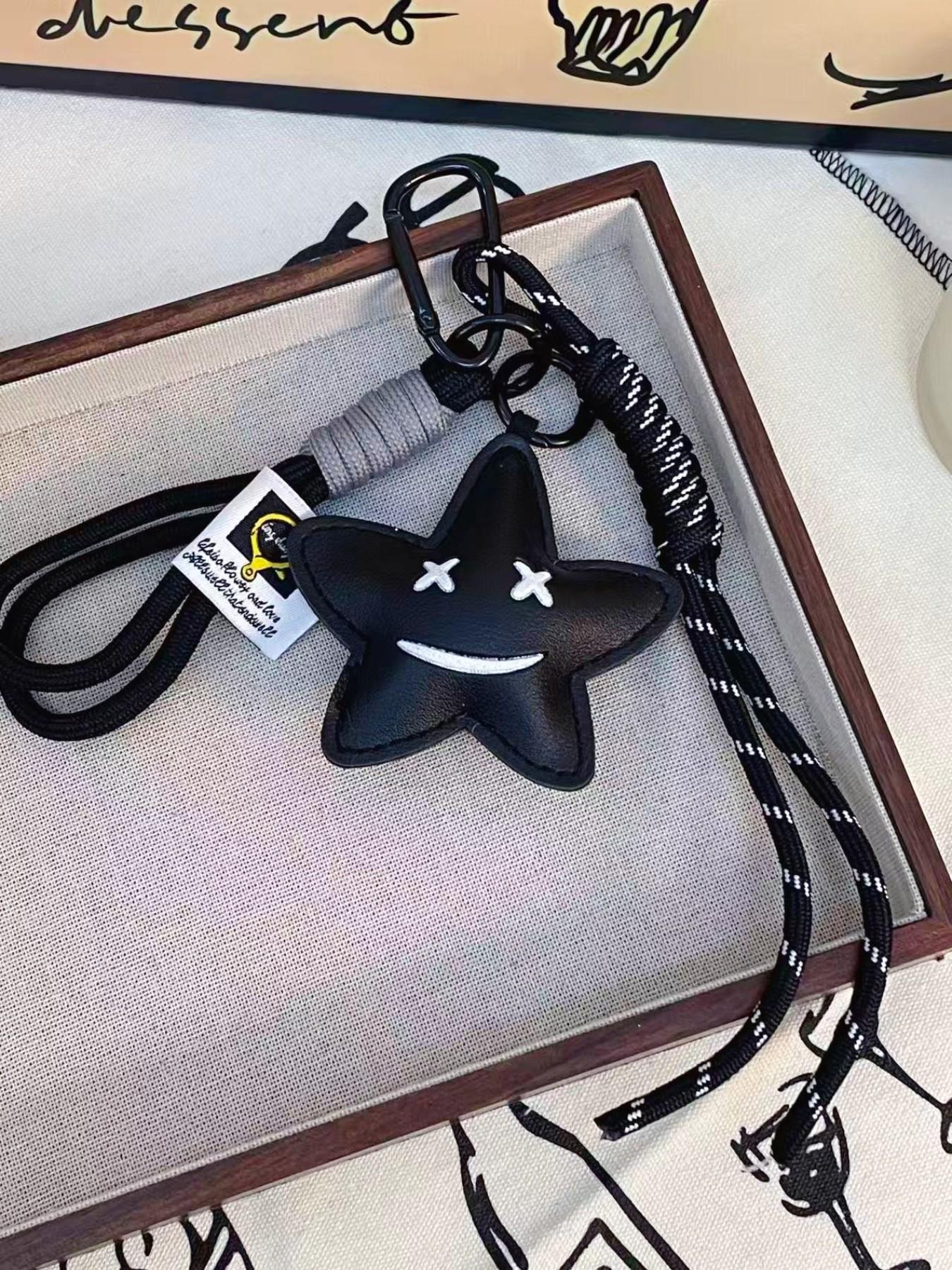 1 PCS Stylish Star & Flower Keychain | Artificial Leather Star & Flower Pendant | Bag Accessory | Suitable for Bag Pendants, Key Pendants | A Perfect Gift for Friends and Lovers | Valentine's Day Gift