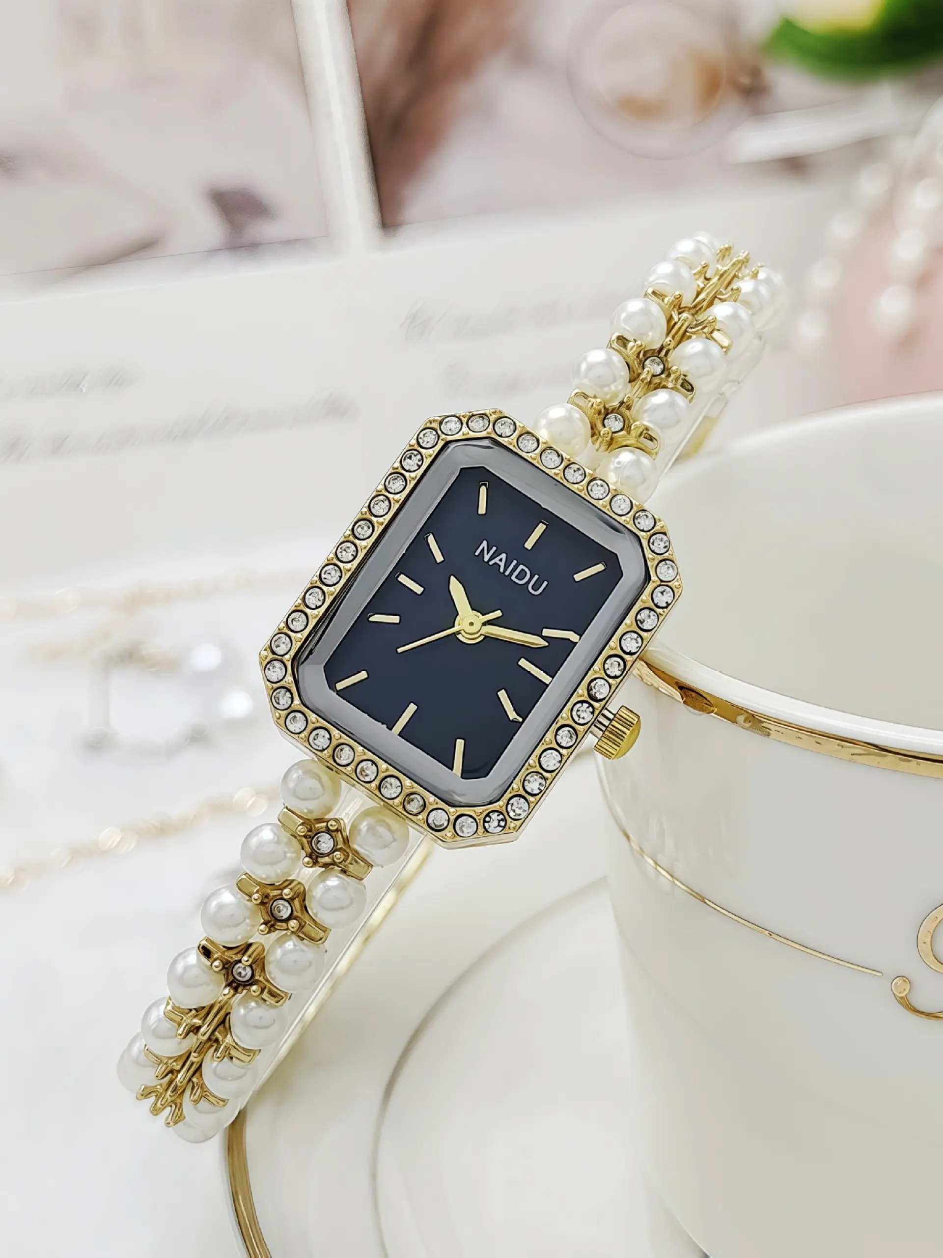 Pearl Chain Luxury Vintage Classic Quartz Watch for Women, Fashion Wristwatches, Small Elegant Square Retro Bracelet Watch, Perfect Holiday Gift Birthday Present