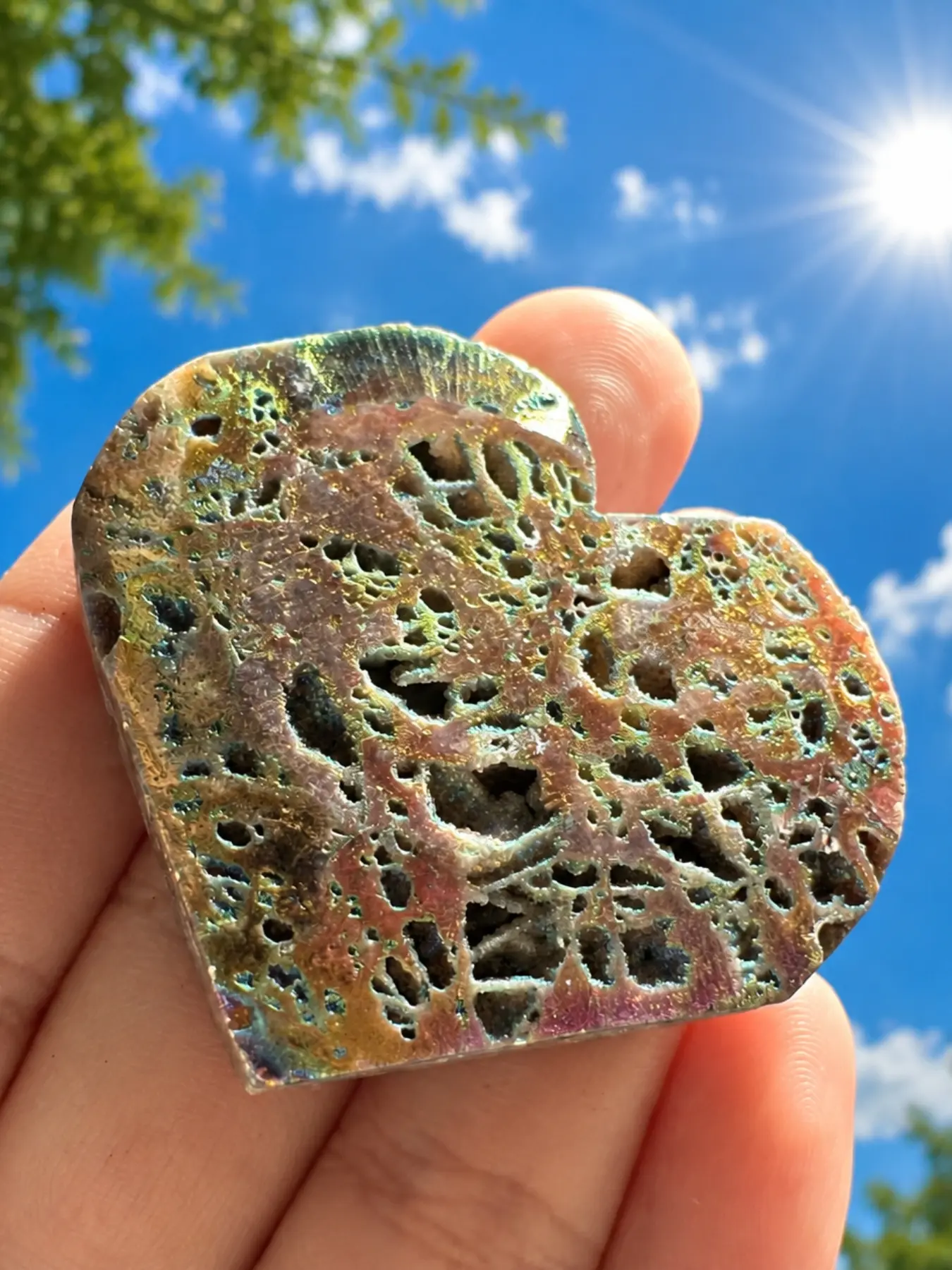 Natural Aura Heart Shaped Crystal Slice, Iridescent Flash Druzy Quartz Heart Ornament, DIY Jewelry Accessory, Couple Gift for Holidays
