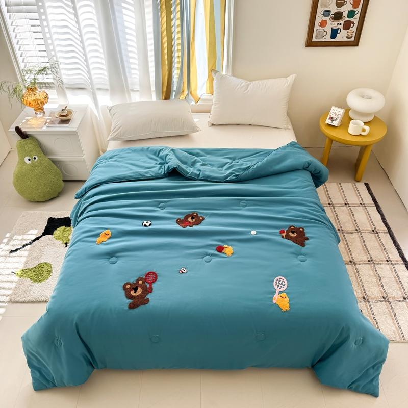 1pc Summer Quilt, Soft Comfortable Bedspread, All-Season Blanket, Embroidered Design, Safe High-Quality Material, Perfect Gift