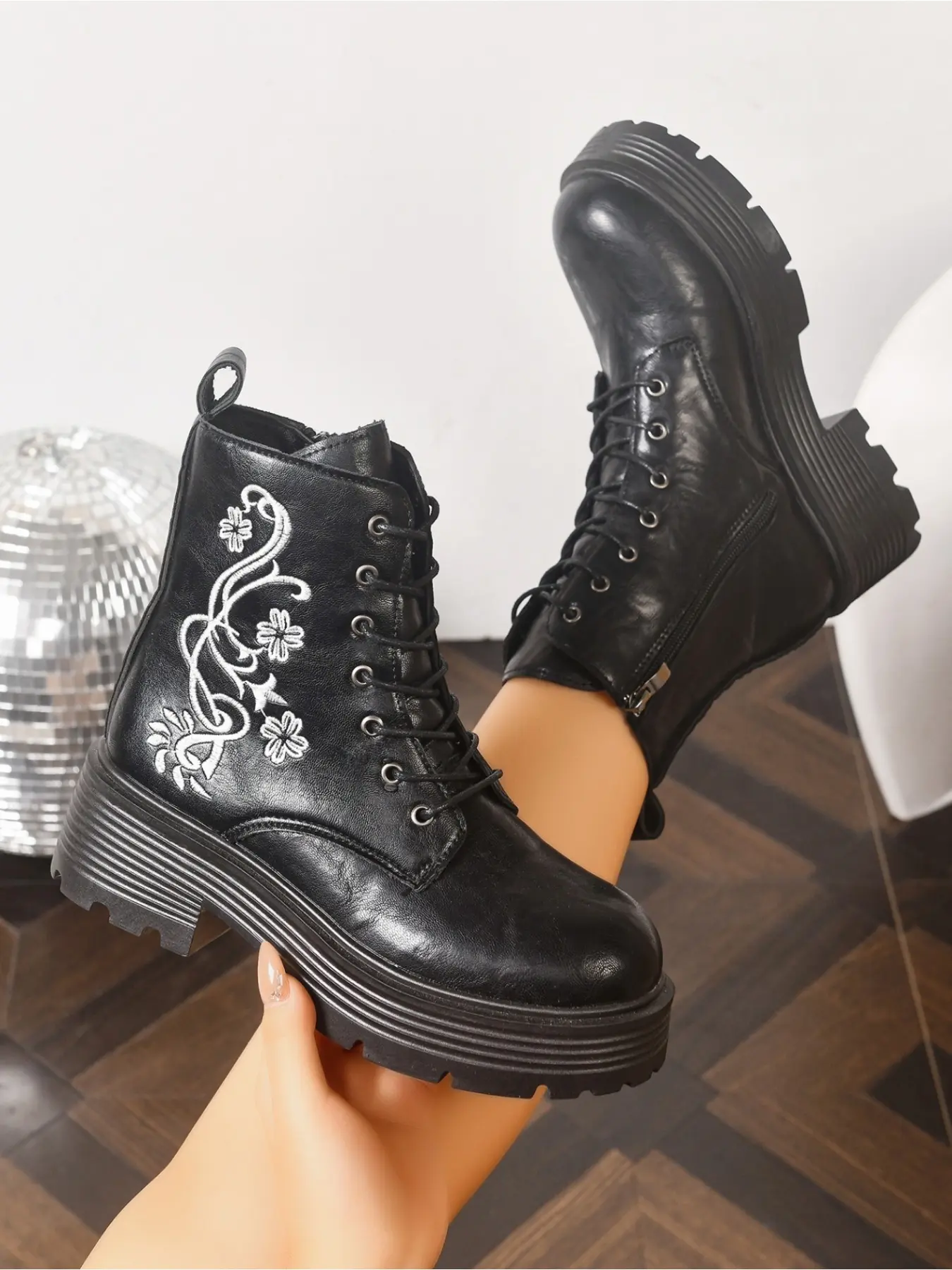 Women's Floral Embroidered Platform Ankle Boots Vintage Distressed Faux Leather Lace Up Side Zip Height Increasing Boots