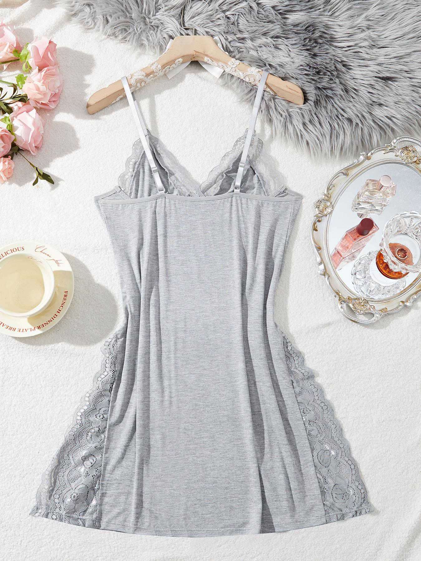 【Plus Size】 Contrast Lace Bow Front Split Thigh Cami Sleep Dress, Casual Adjustable Spaghetti Strap Lace Trim Nightgown Nightdress for Women, Women's for All Seasons