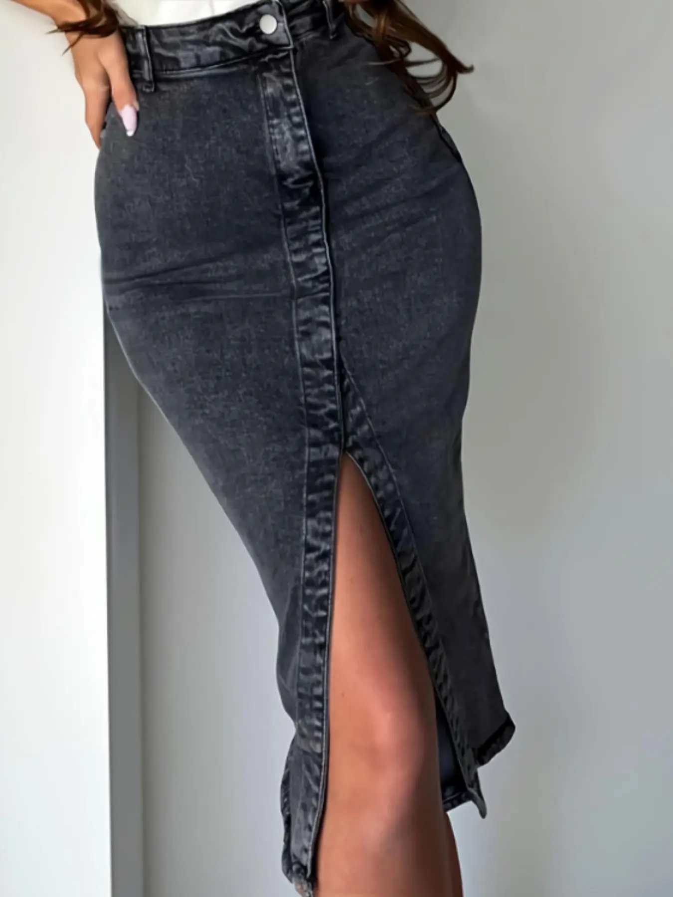 Women's Denim Fabric Fitted Midi Skirt with French Elegance, High-Stretch Layered Design, Vintage, Casual and Formal Wear for All Seasons Aesthetic Fashion Bottom