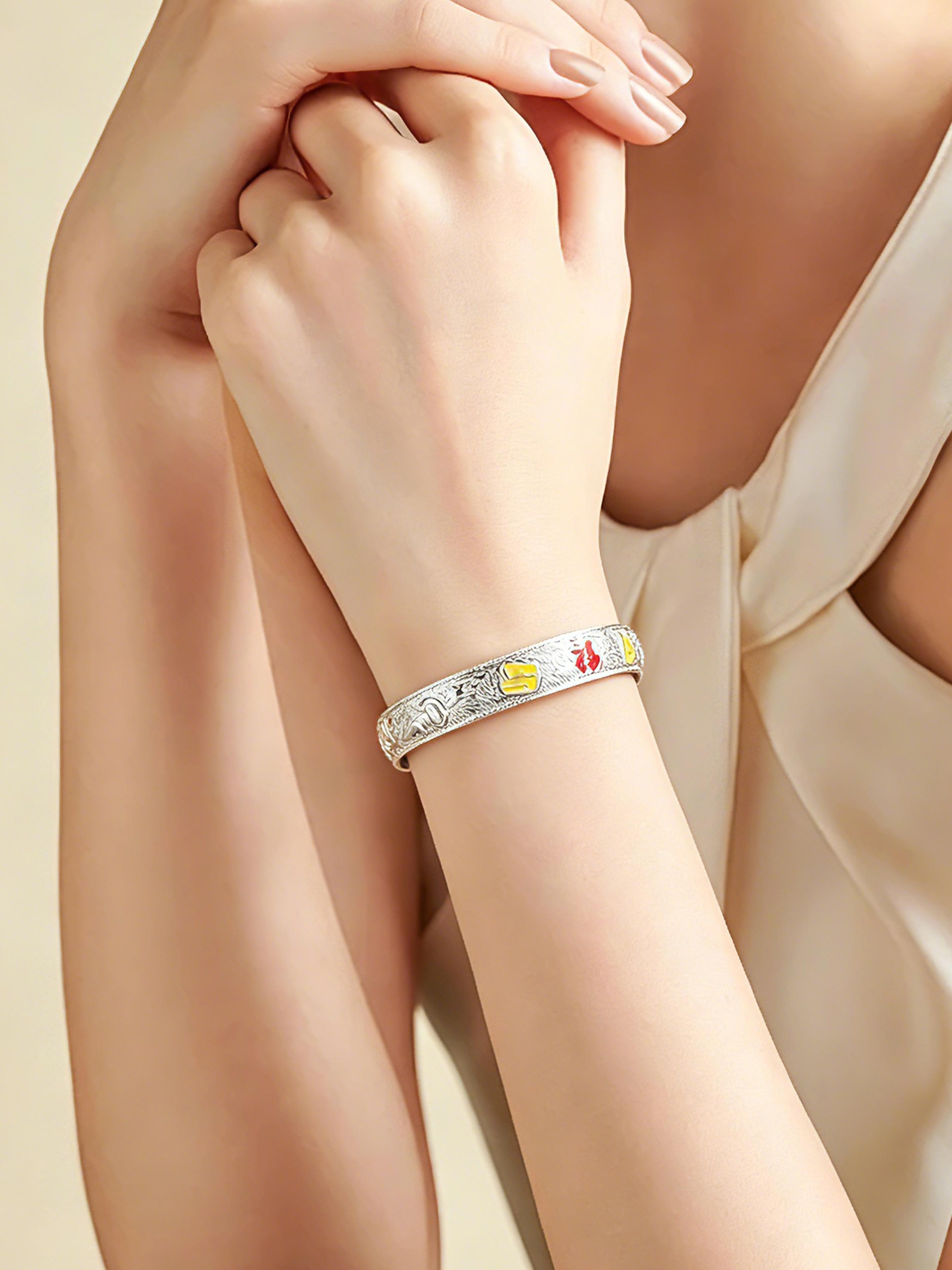 Elegant Enamel Bracelet in Luxury Gift Box with Bag, Perfect for Thoughtful Gifts, Stylish and Practical Jewelry Present