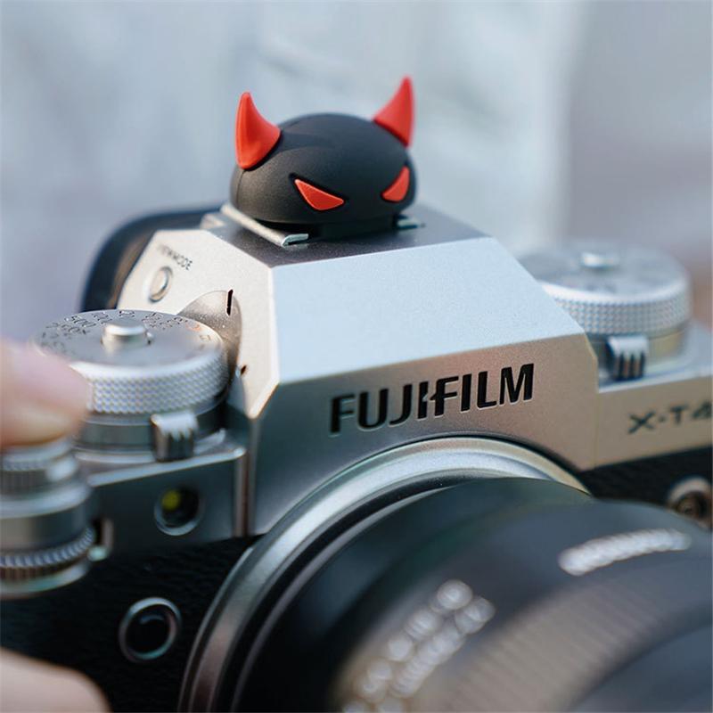 Small Devil Camera Hot Shoe Cover, Protective Case for Dslr Cameras, Durable Design, Easy Installation, Perfect Accessory for Photographers, Photography Camera Accessories