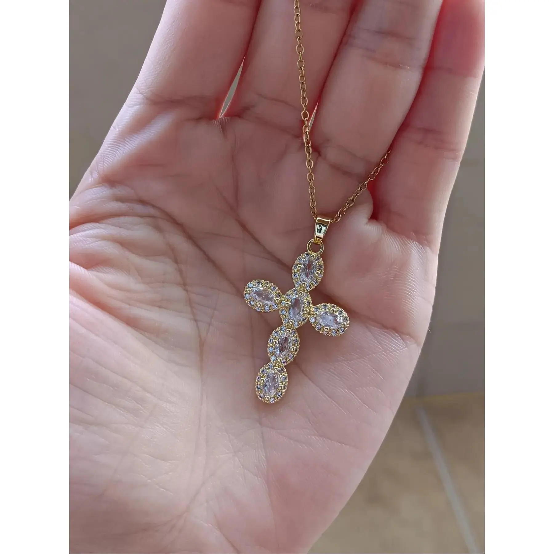 Women's Pendant Necklace, Religious Pendant, Copper Cross Pendant with Artificial Zirconia Stones, Casual Daily Wear Jewelry Accessory