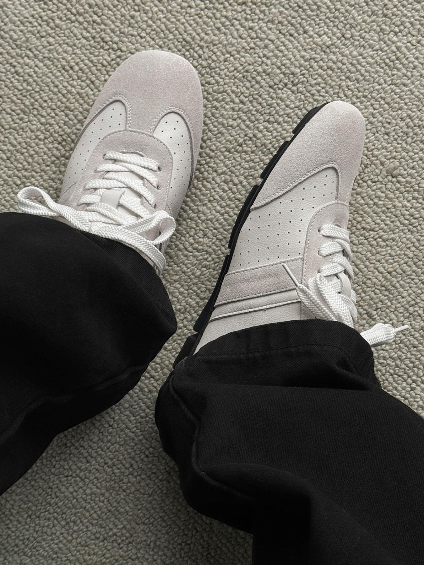 Men's Casual Leather Sneakers, Breathable Perforated Design, Low Top Lace-Up Shoes, Retro Style, Vintage Casual Shoes, Sizes 38-46, Ideal for Daily Wear, Flat Trainers