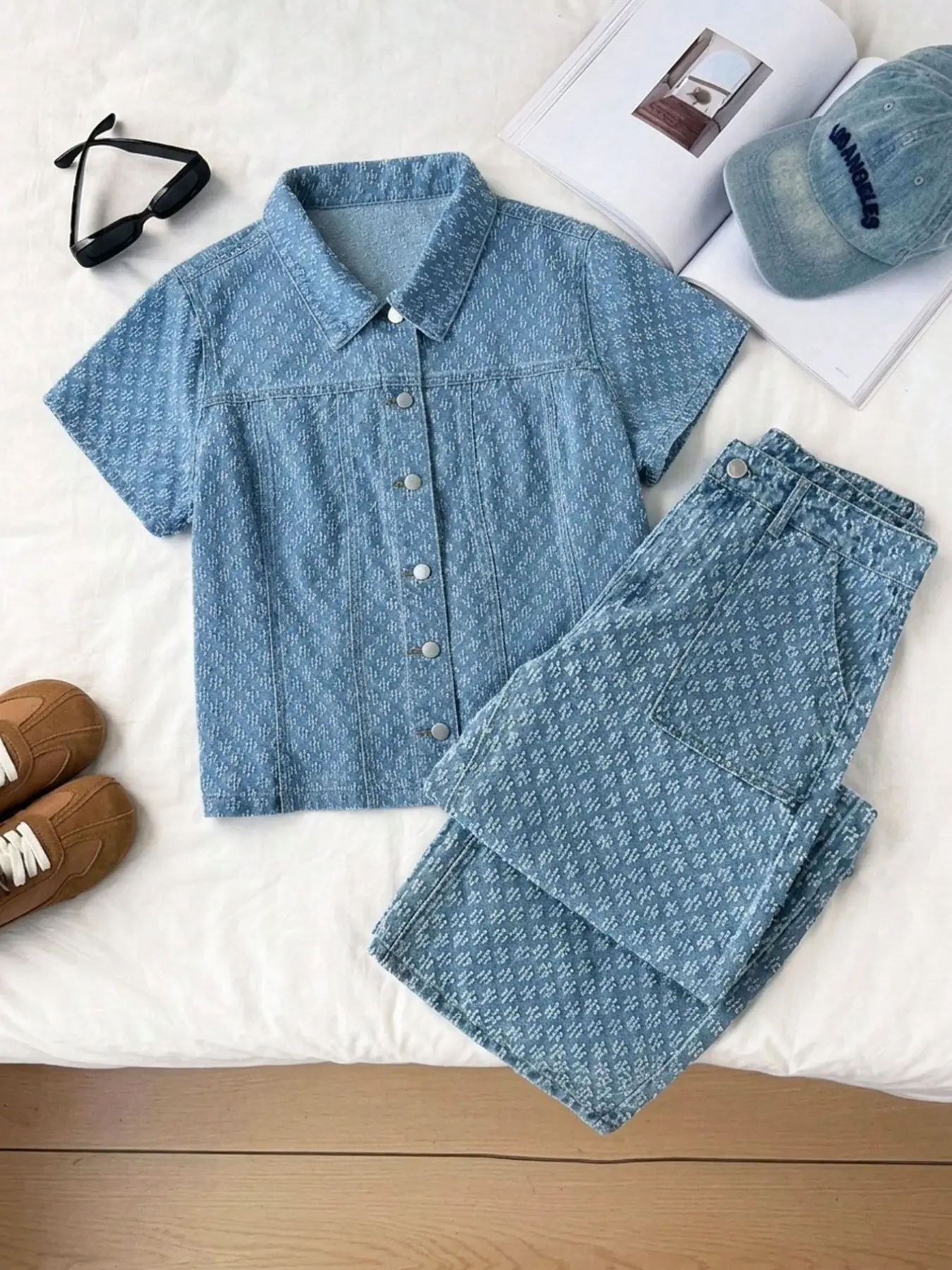 Plus Size Women's Short Sleeve Button Front Denim Shirt and Jeans Outfit Set, Minimalist European Style, Comfortable, Chic and Fashionable, Ideal for Daily Wear
