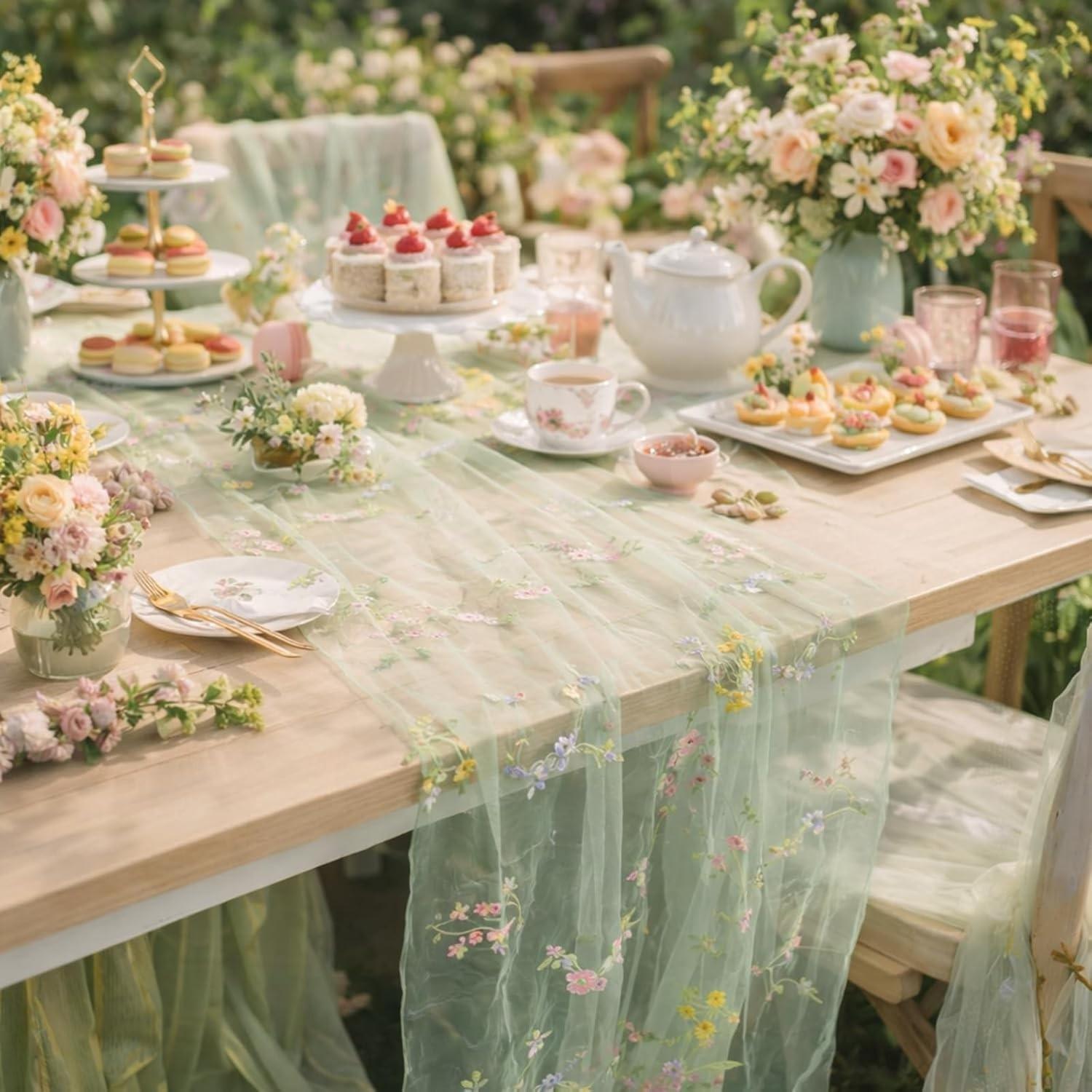 Vintage Embroidered Floral Table Runner, 70x180cm Sheer Mesh Tablecloth, Home Decor, Wedding, Party, Holiday DIY, Kitchen Decoration