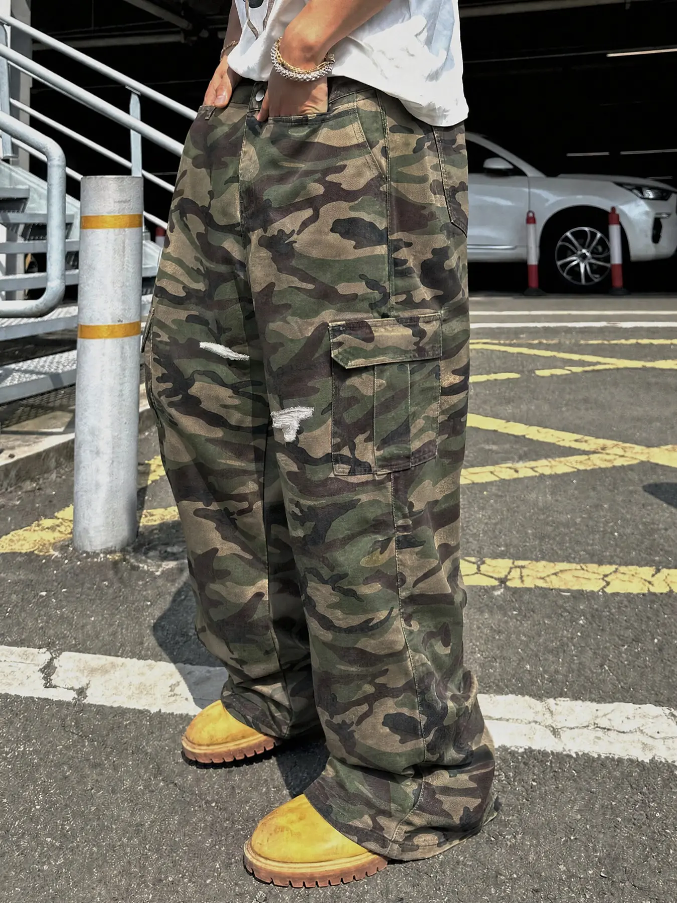 American Post-Apocalyptic Style Ripped Camouflage Work Pants, Men's Vintage Distressed Multi-Pocket Wide Leg Jeans, High Street Casual Fashion Loose Long Pants