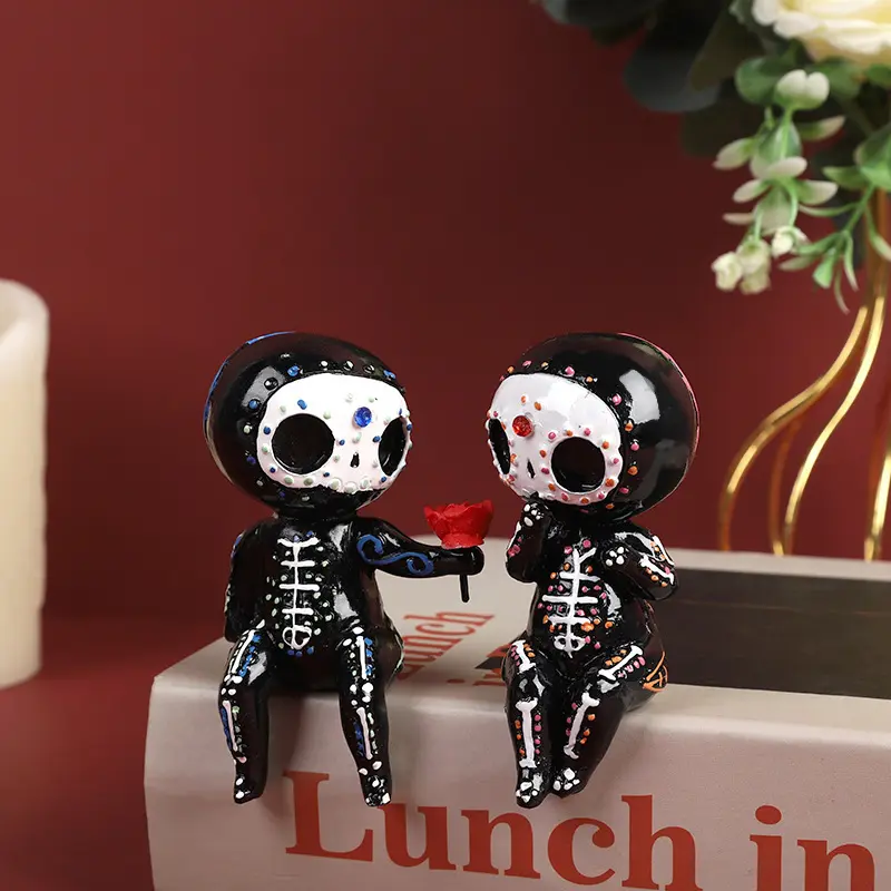 2pcs Adorable Resin Sugar Skull Couple Statue - Loving Decorative Figurines Holding Rose, Mini Skeleton Dolls for Bedroom, Living Room, Shelf Decor & Home Decor, Valentines Day & Halloween Gift, Rose Car Decoration