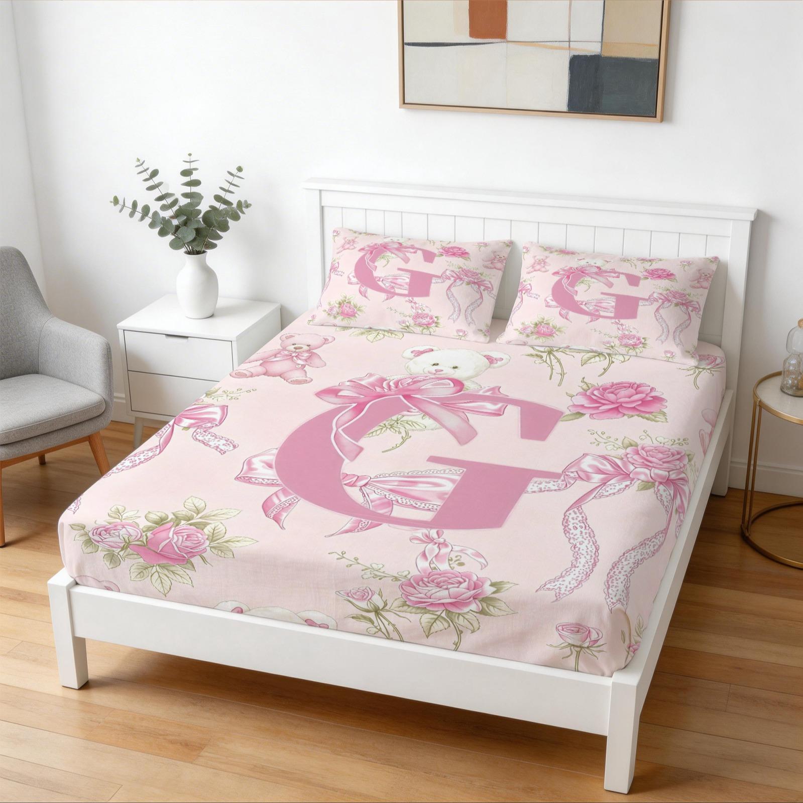 Pink Coquette Initial Letter Fitted Sheet Set, Soft Skin-Friendly, Cute Teddy Bear & Rose Floral Bedding, Girly Bow Print, 3 Pieces (1 Fitted Sheet + 2 Pillowcases), Deep Pocket, Aesthetic Room Decor, Perfect Gift