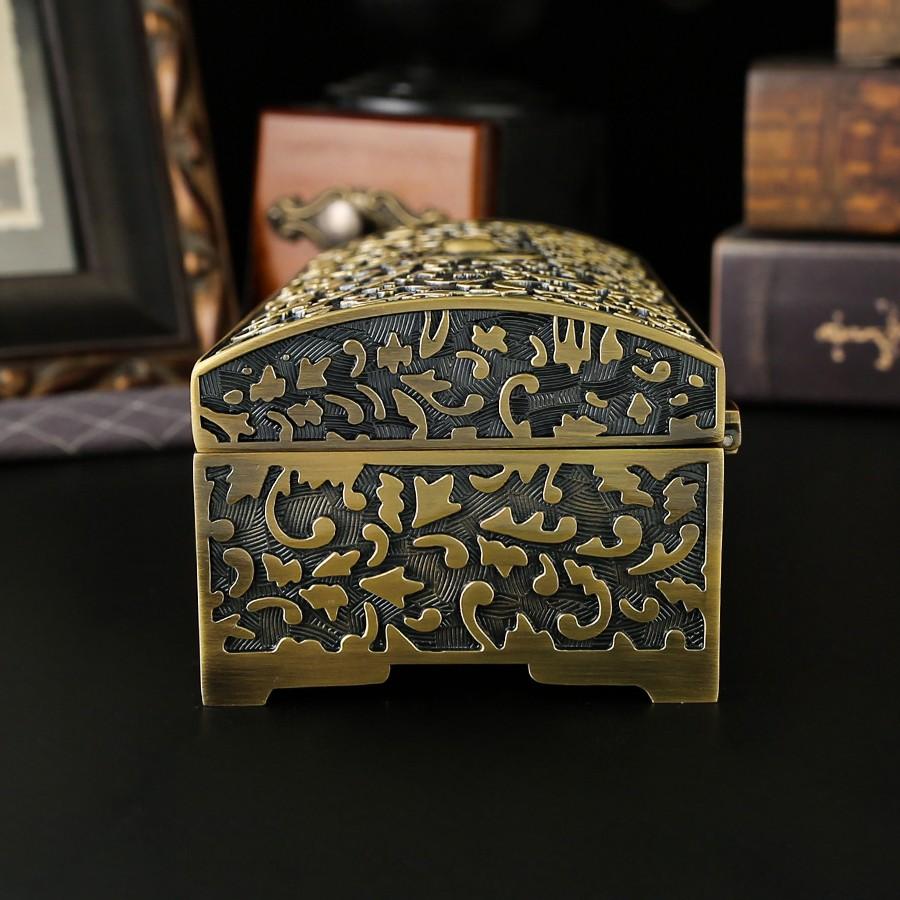 Vintage Engraved Jewelry Box | Luxury Antique Storage for Necklaces, Rings & Earrings | Dustproof Organizer