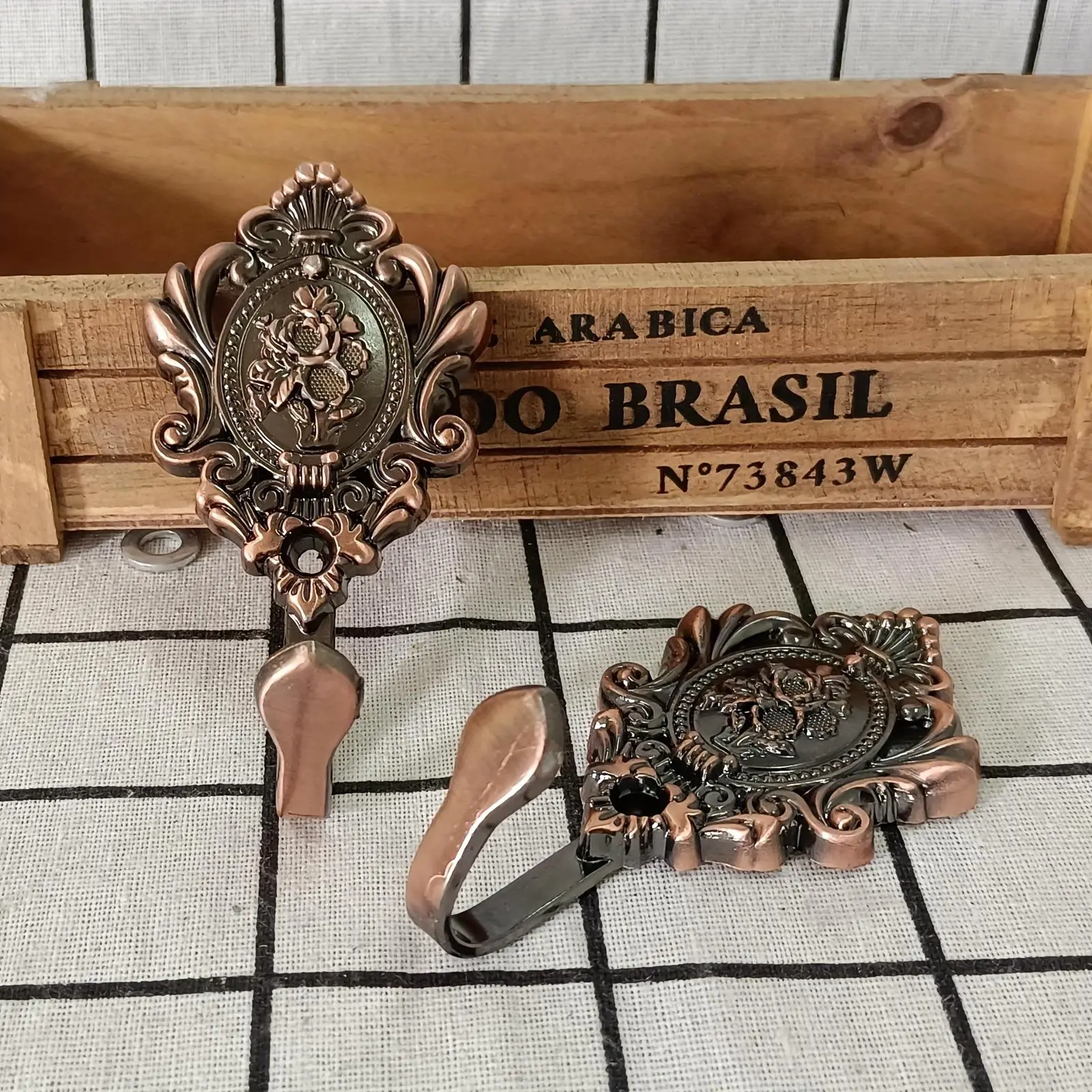 Ornate Vintage Coat Hanger - Bohemian Wall Hook with Anti-Rust Finish | Easy Mount for Bathroom, Bedroom & Entryway